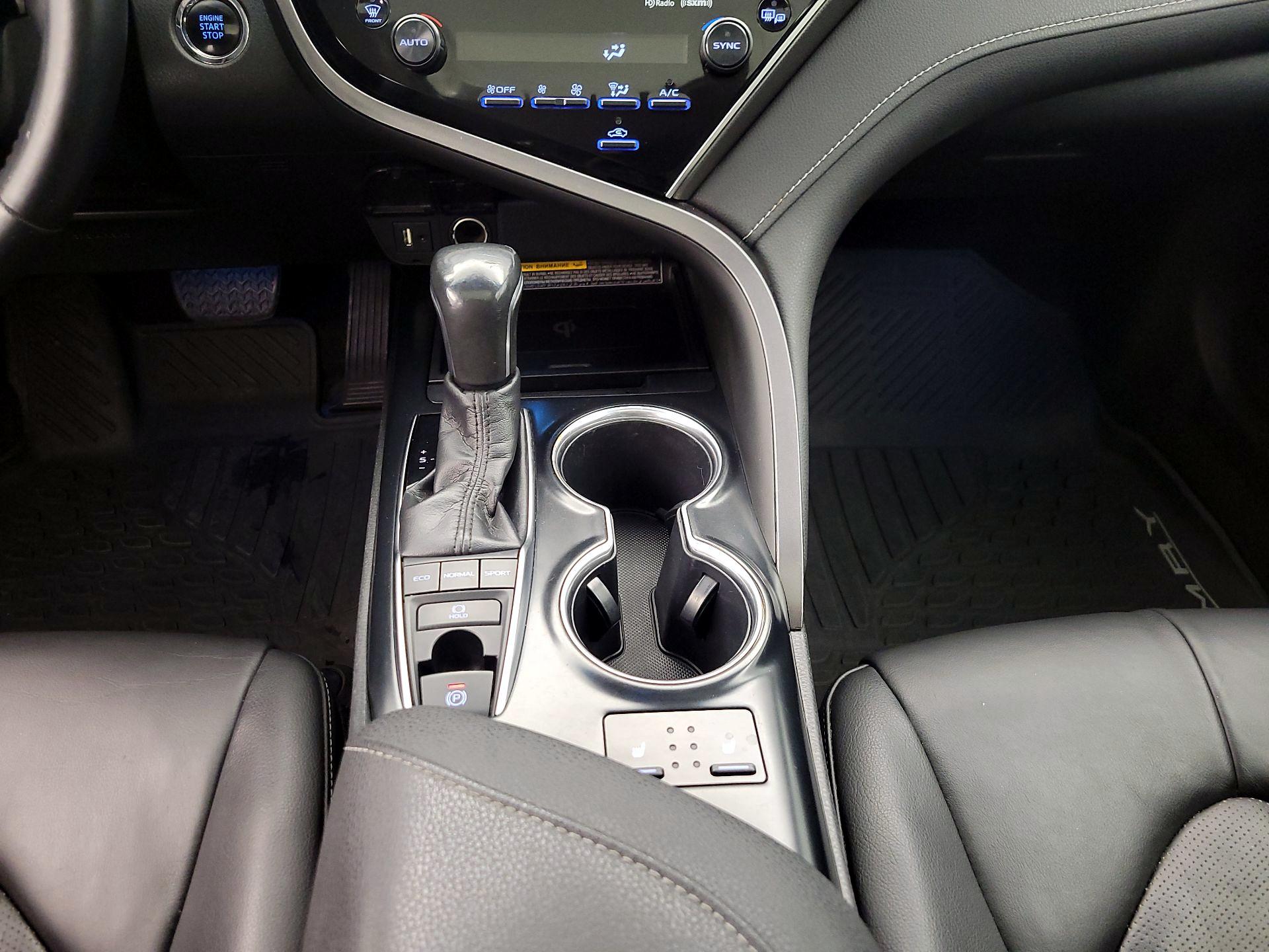 Thumbnail: 2018 Toyota Camry - 17