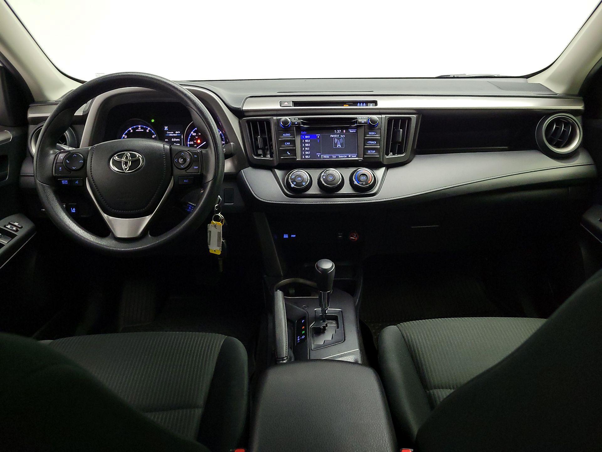 Thumbnail: 2017 Toyota RAV4 - 9
