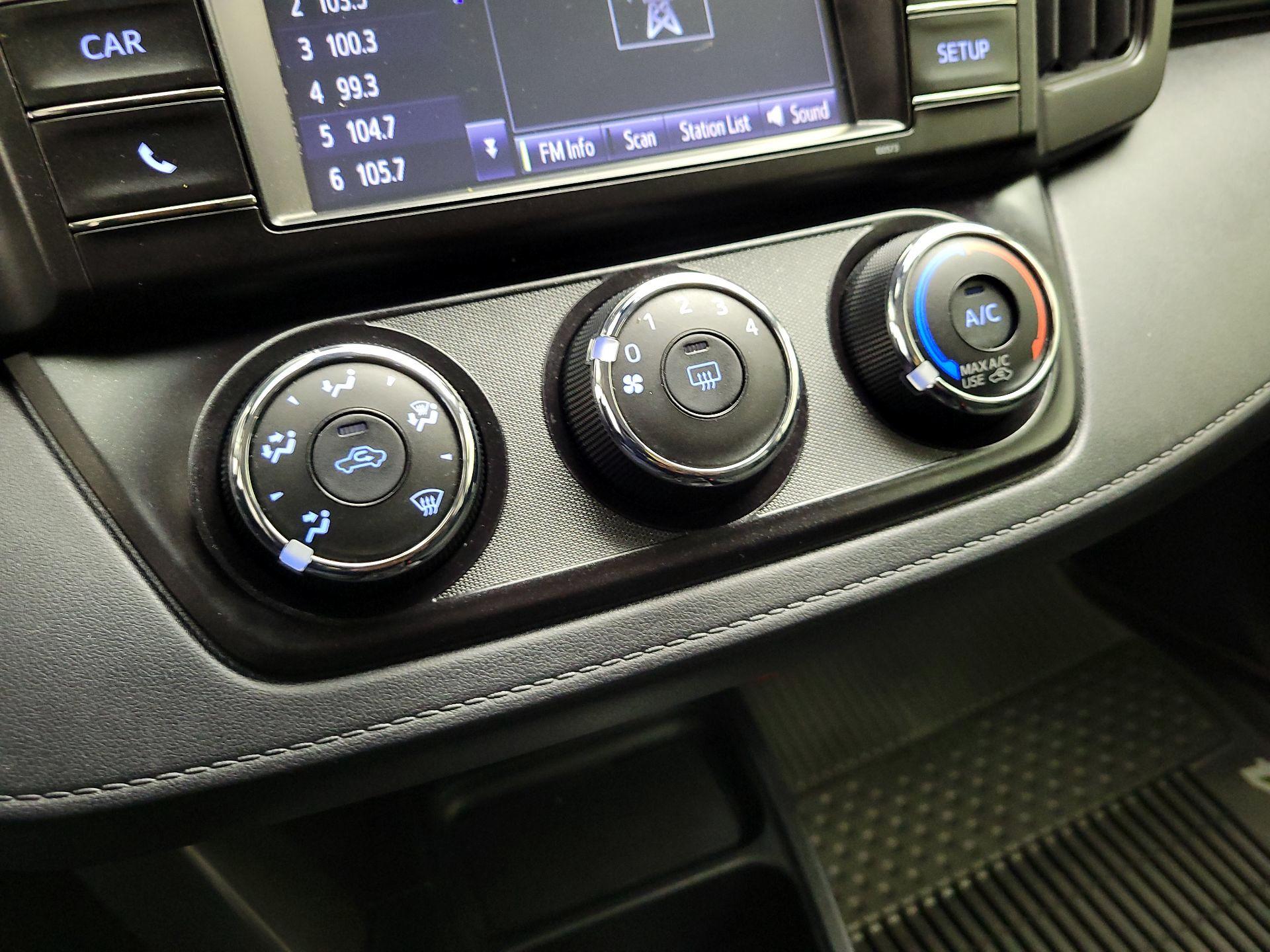 Thumbnail: 2017 Toyota RAV4 - 16