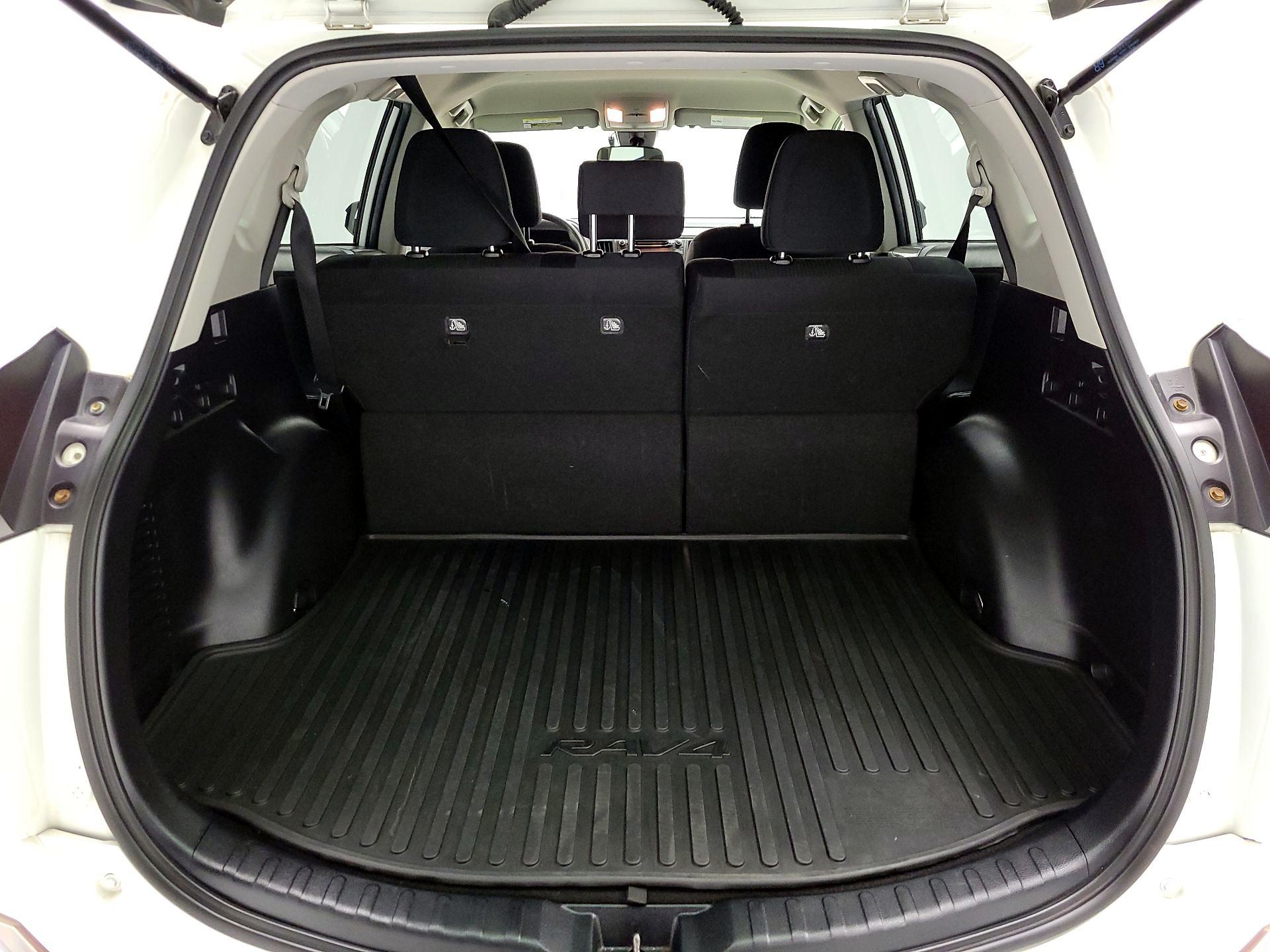 Thumbnail: 2017 Toyota RAV4 - 20