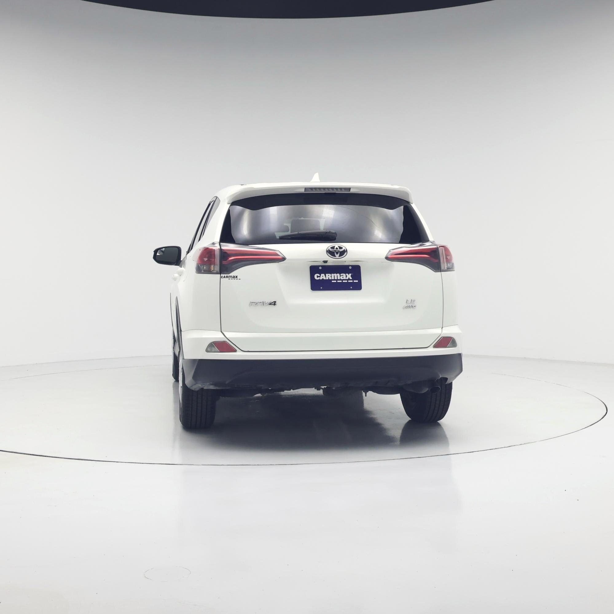 Thumbnail: 2017 Toyota RAV4 - 6