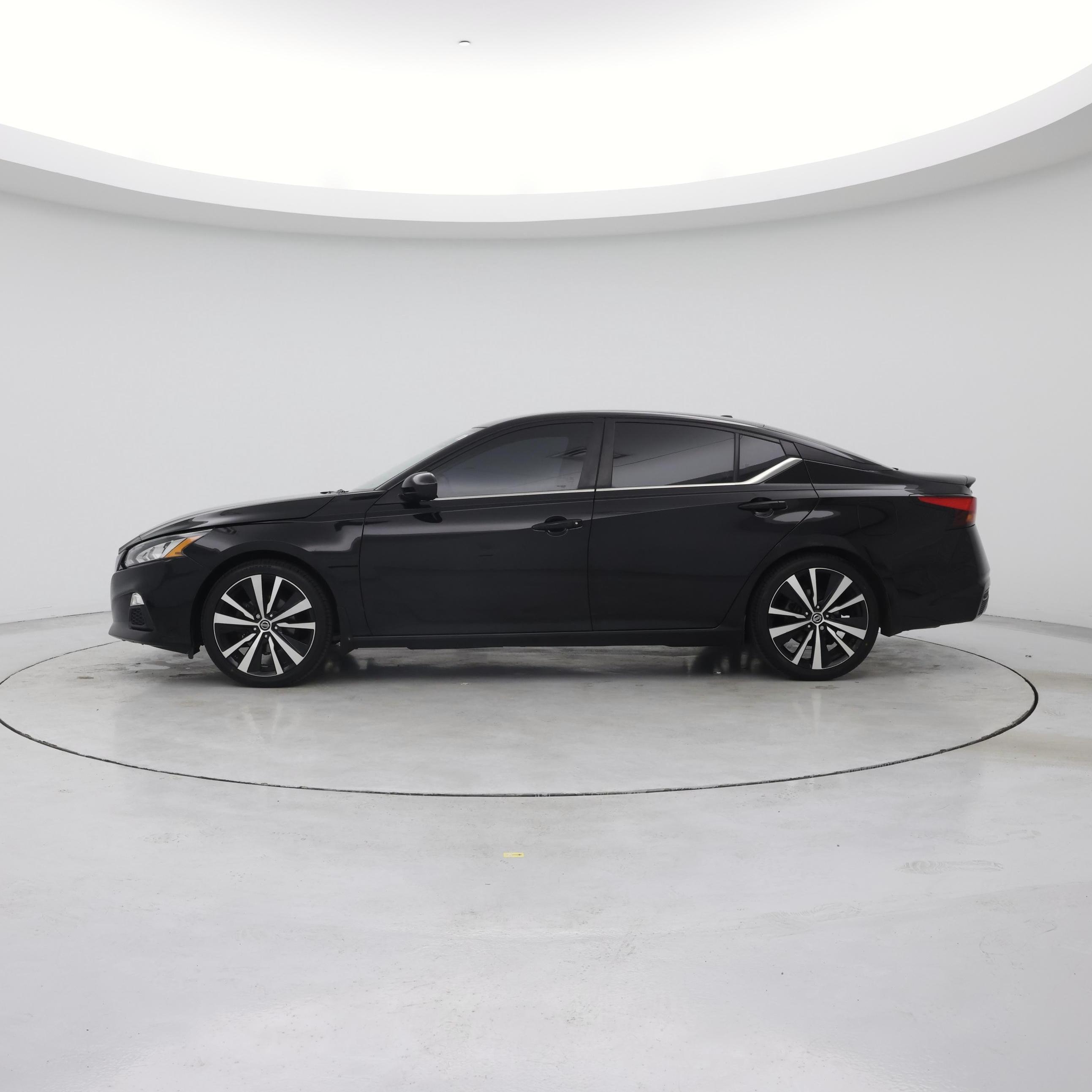 Thumbnail: 2020 Nissan Altima - 3