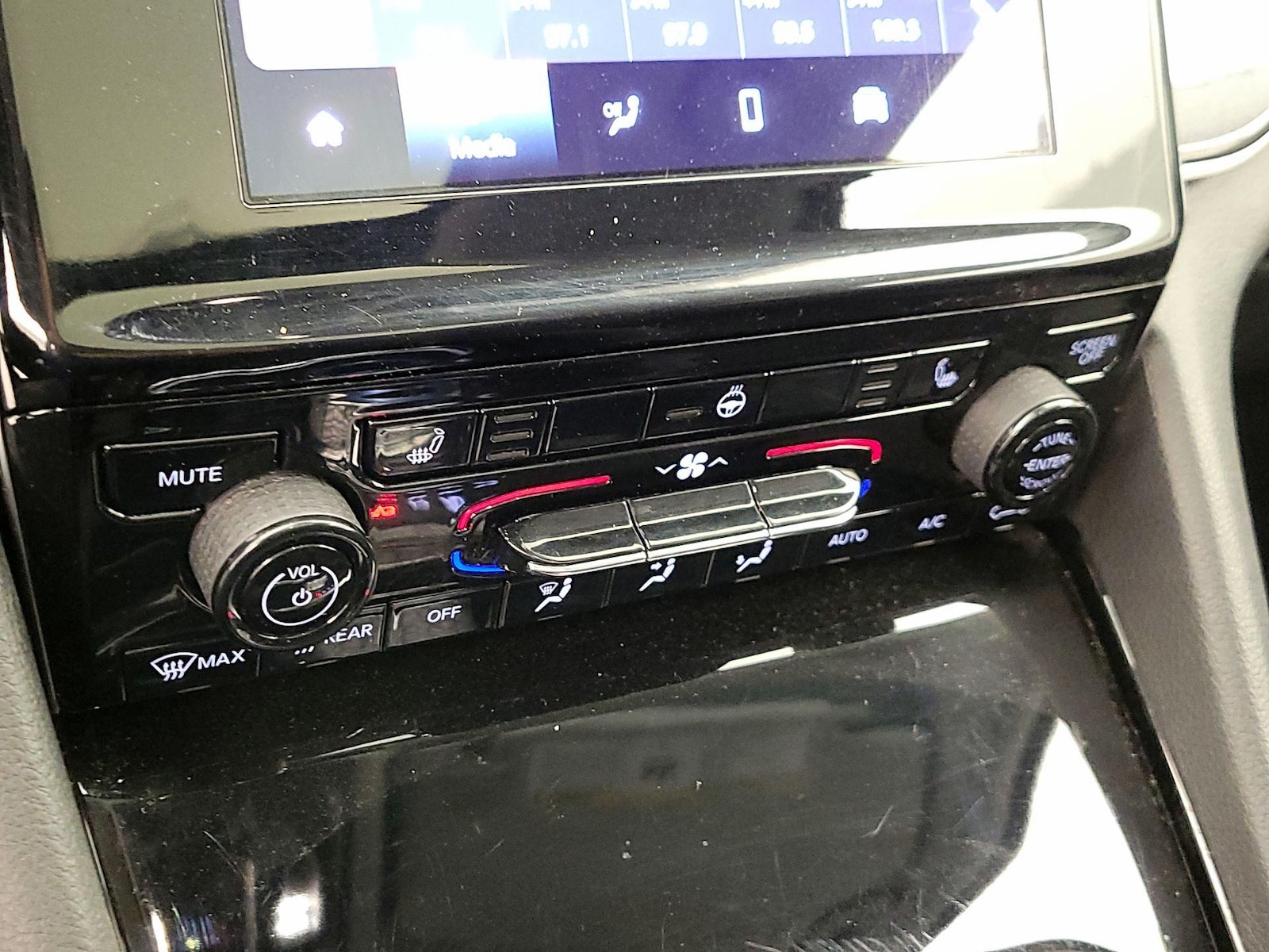 2021 Jeep Grand Cherokee L Laredo - Photo 17