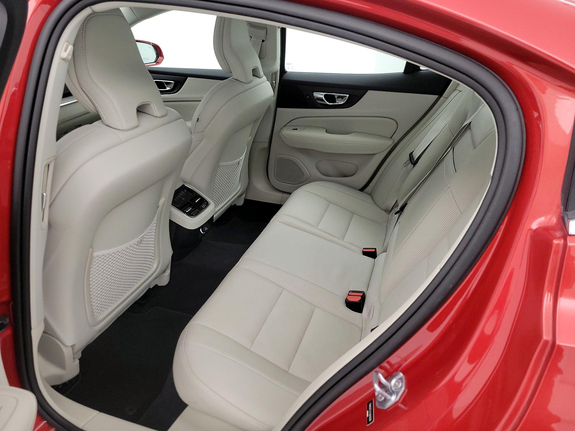 Thumbnail: 2020 Volvo S60 - 20