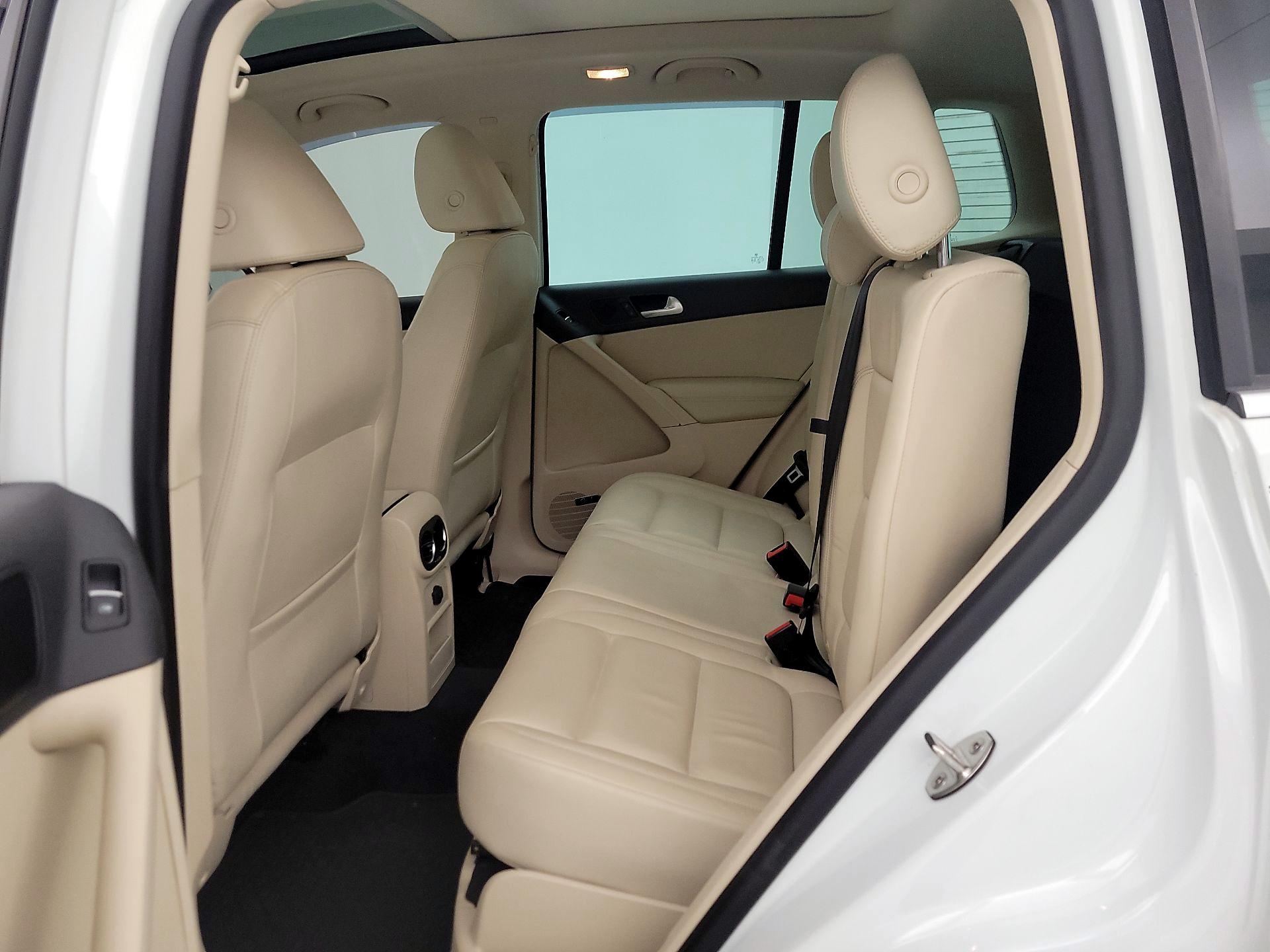 Thumbnail: 2017 Volkswagen Tiguan - 20
