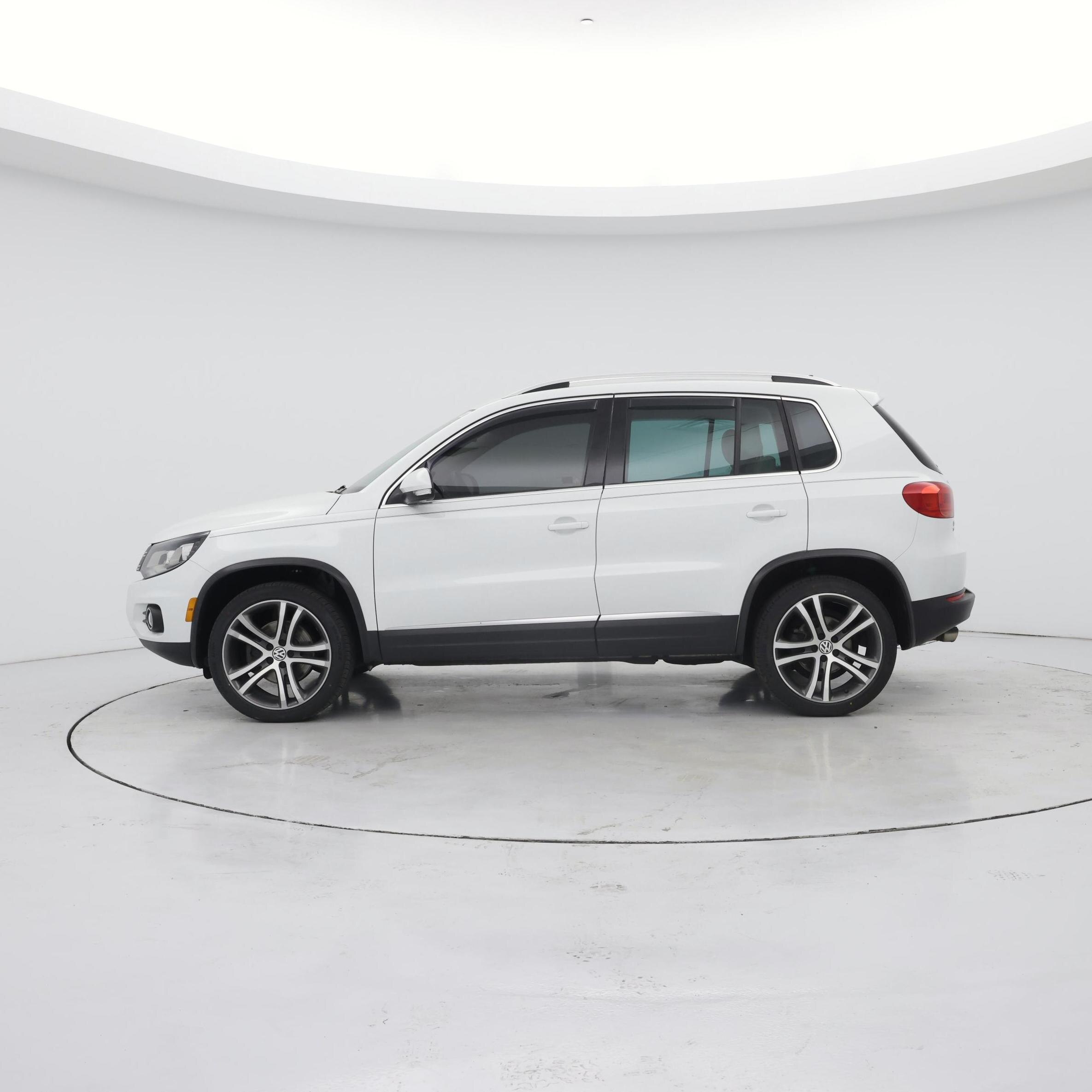 Thumbnail: 2017 Volkswagen Tiguan - 3