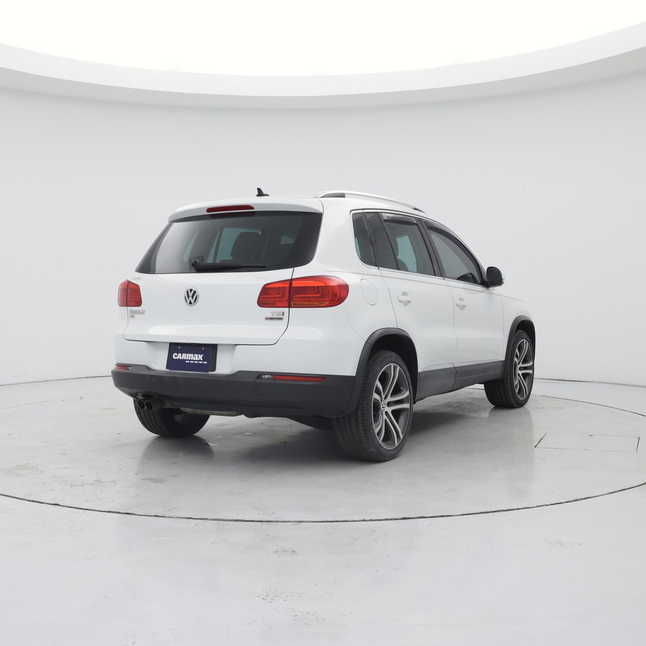 Thumbnail: 2017 Volkswagen Tiguan - 8