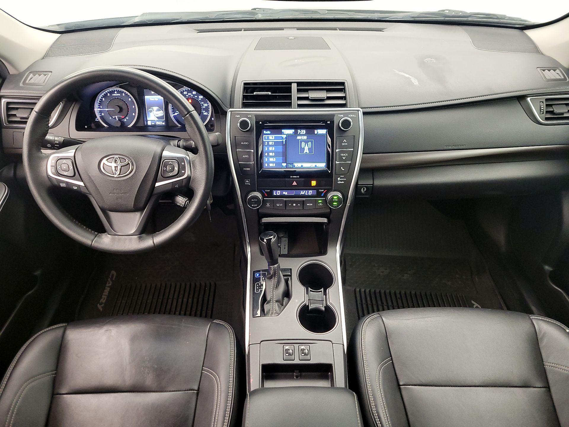 Thumbnail: 2017 Toyota Camry - 9