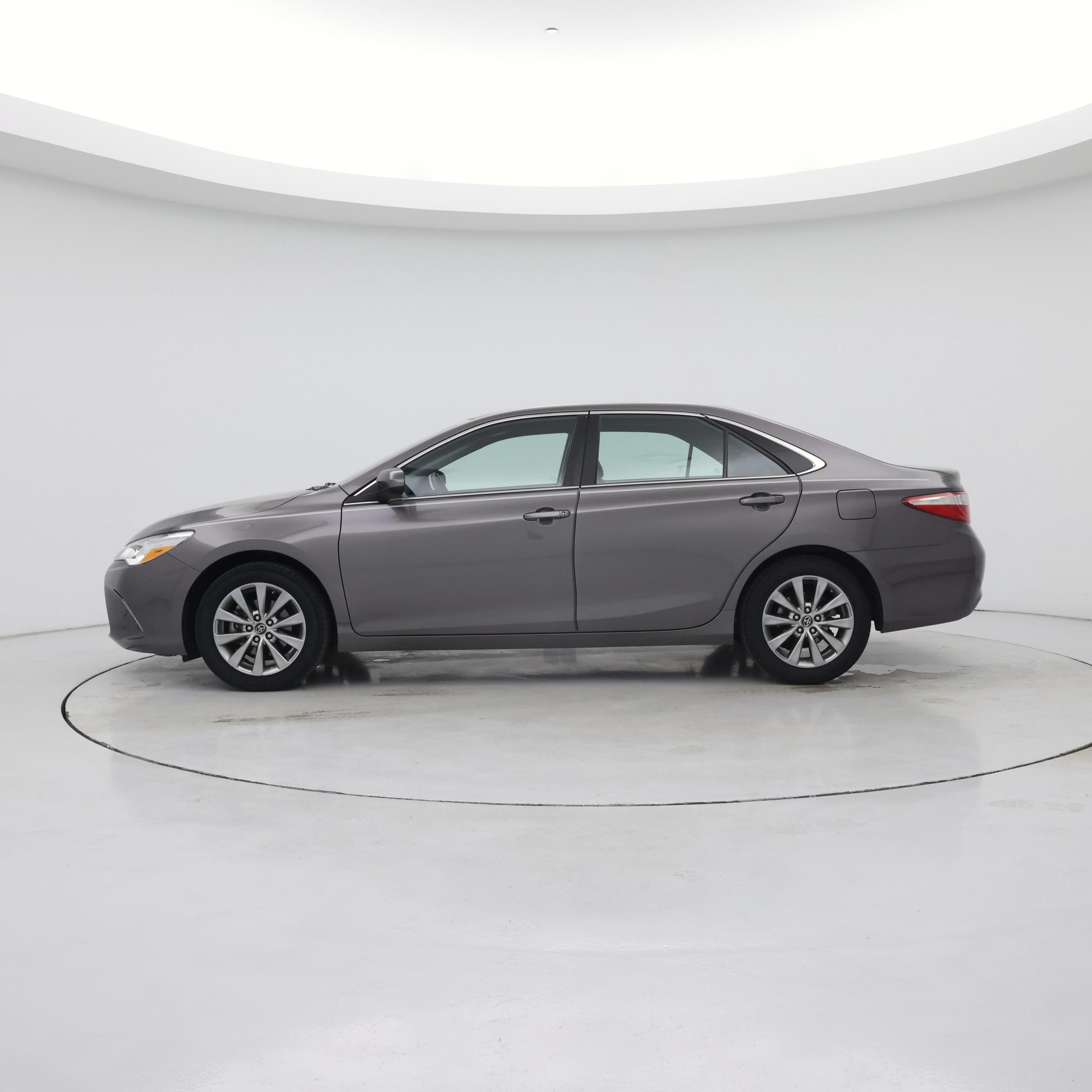 Thumbnail: 2017 Toyota Camry - 3