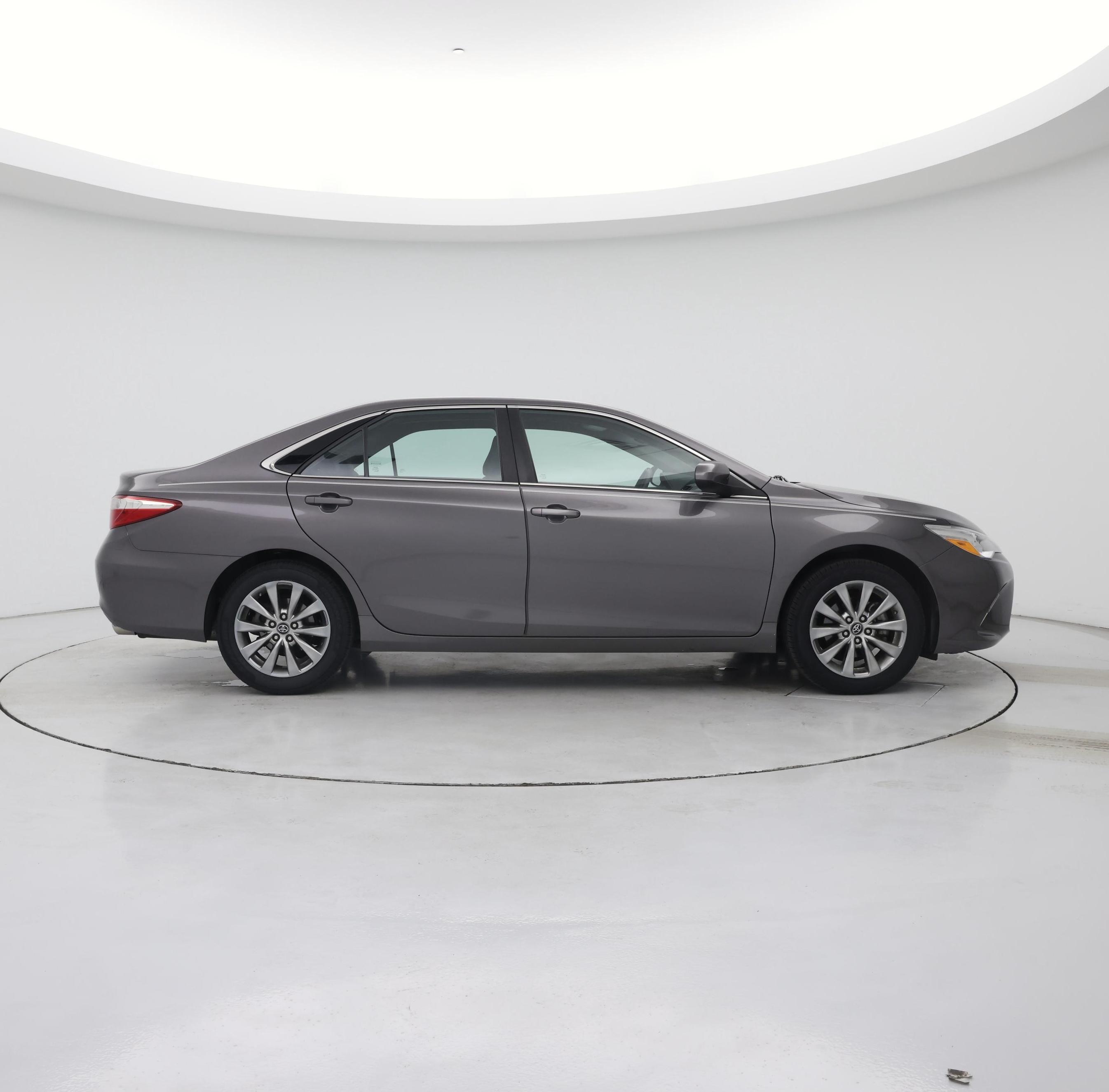 Thumbnail: 2017 Toyota Camry - 7