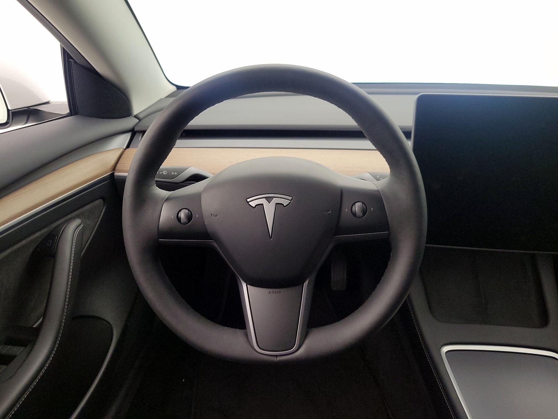 Thumbnail: 2023 Tesla Model 3 - 10