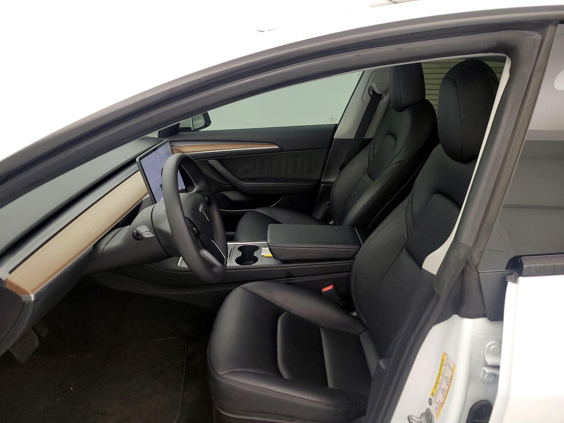 Thumbnail: 2023 Tesla Model 3 - 11