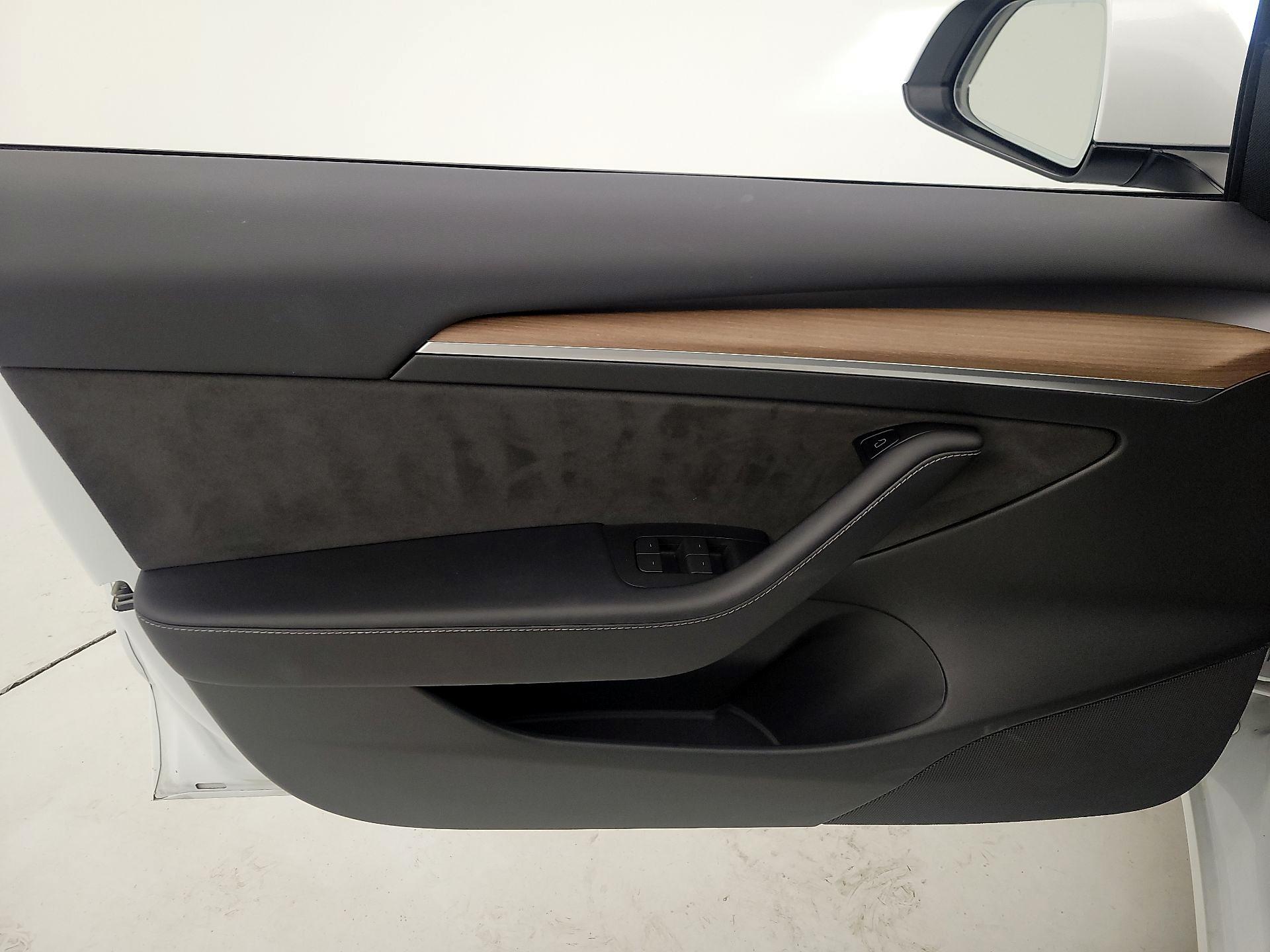 Thumbnail: 2023 Tesla Model 3 - 12