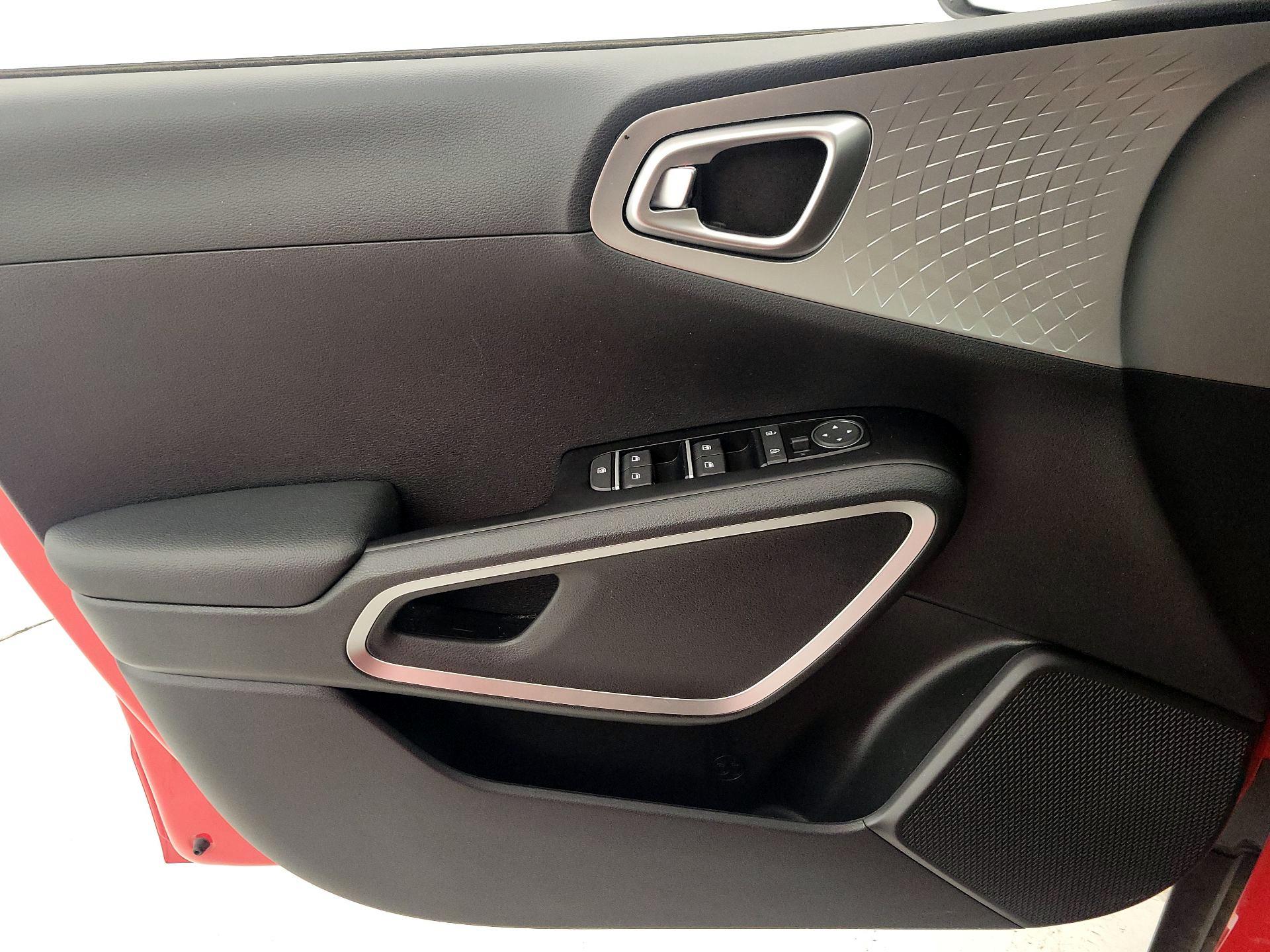 Thumbnail: 2020 Kia Soul - 12