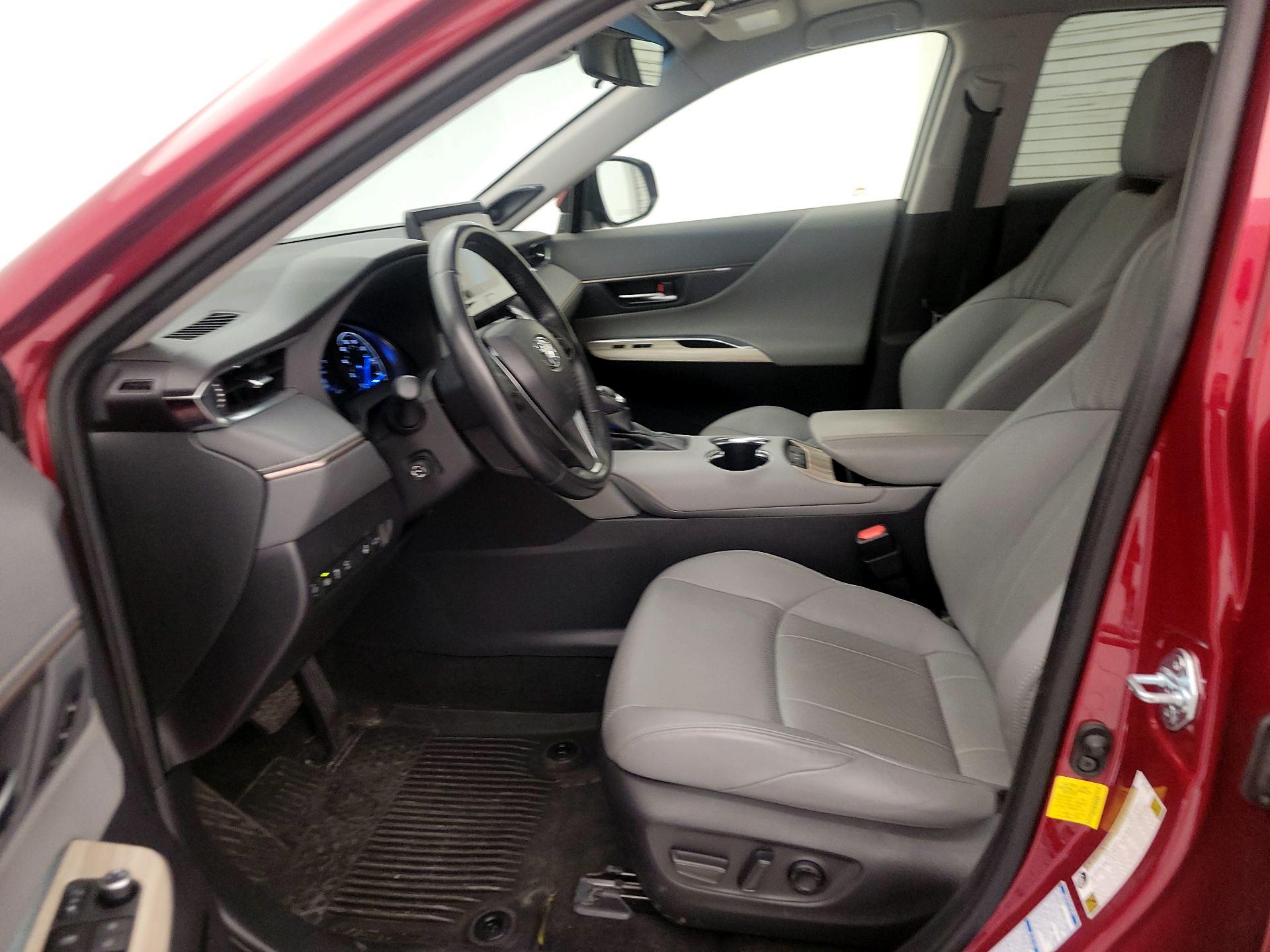 Thumbnail: 2021 Toyota Venza - 11