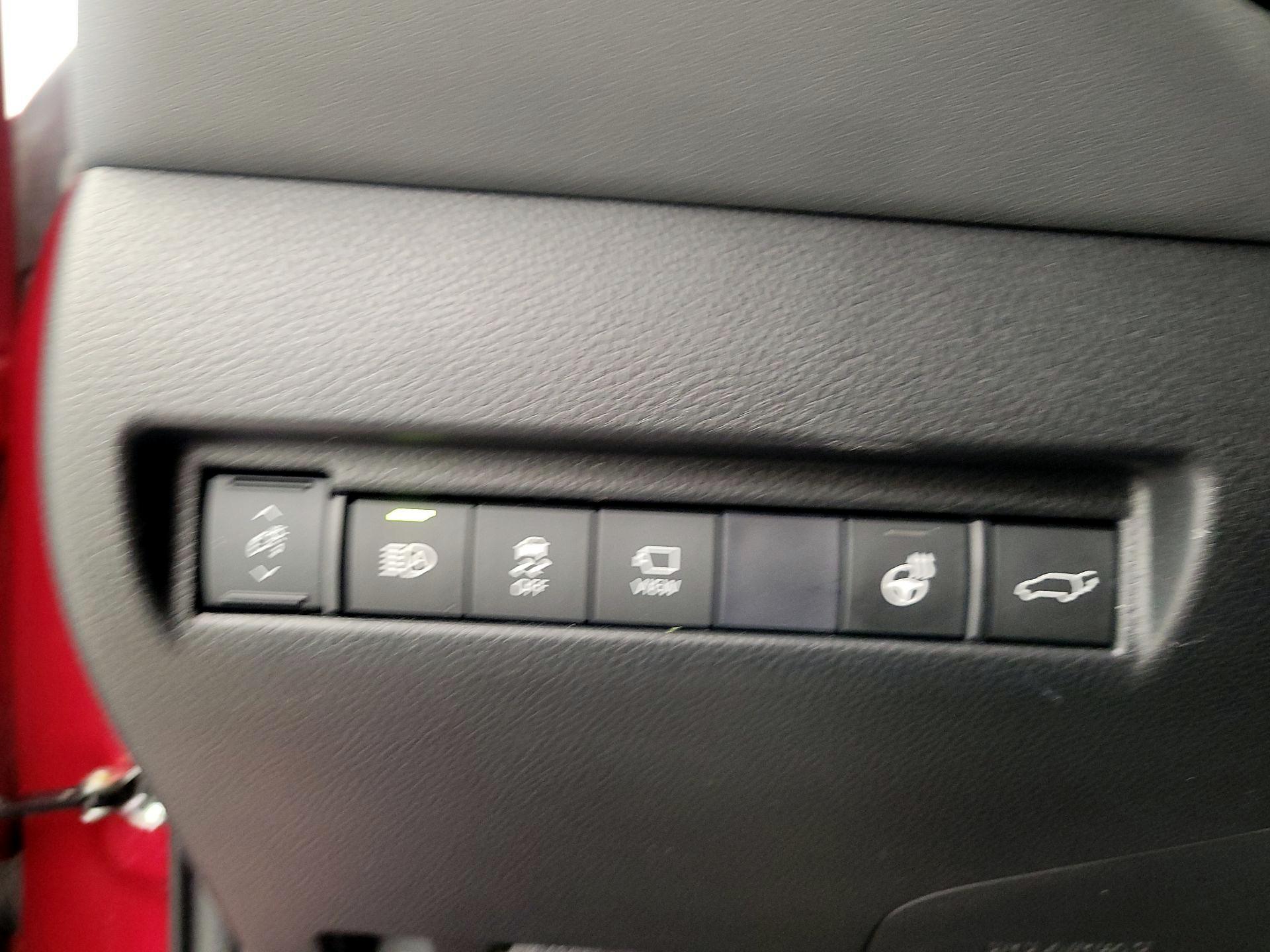 Thumbnail: 2021 Toyota Venza - 13