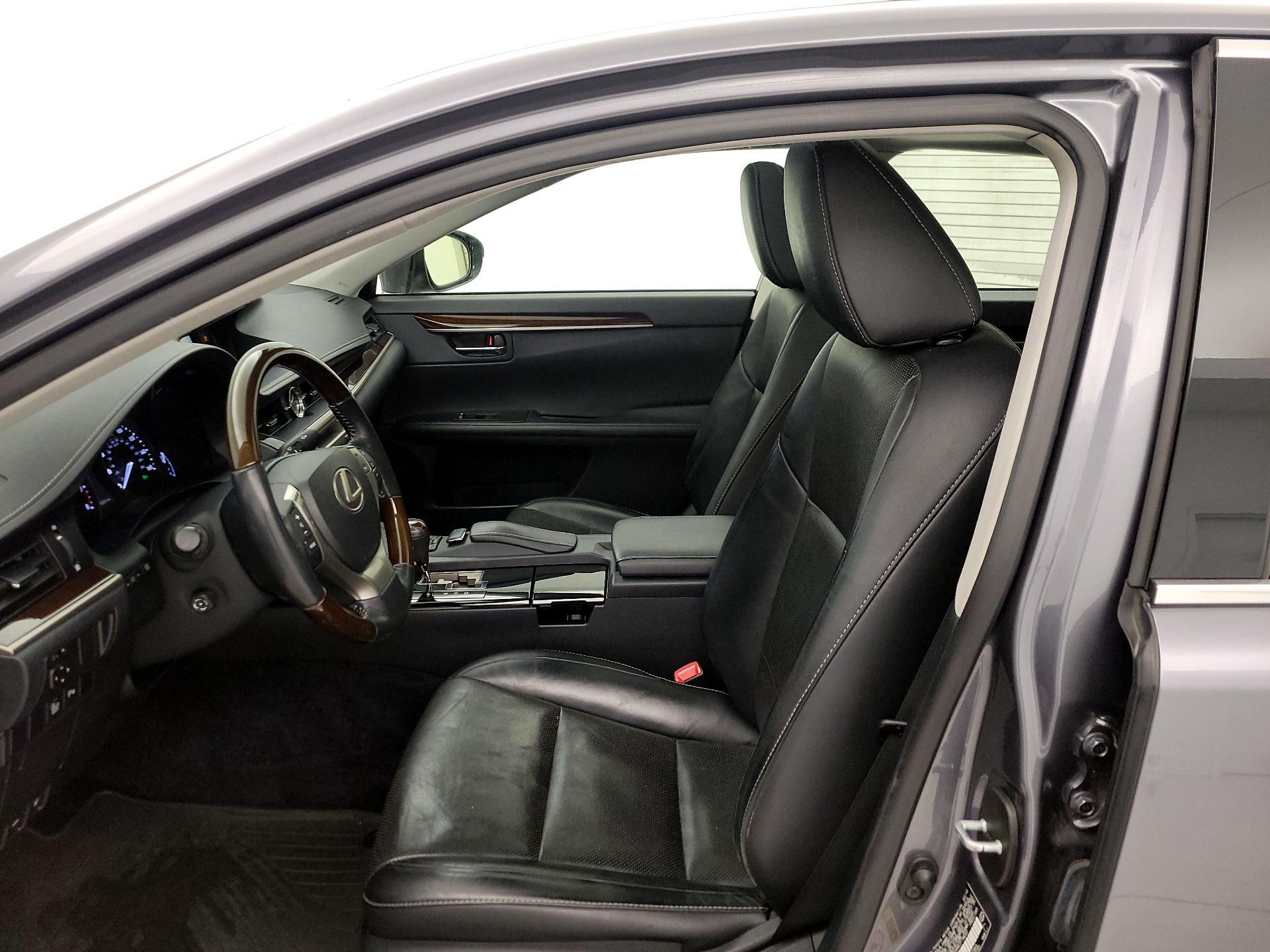 Thumbnail: 2014 Lexus ES - 11