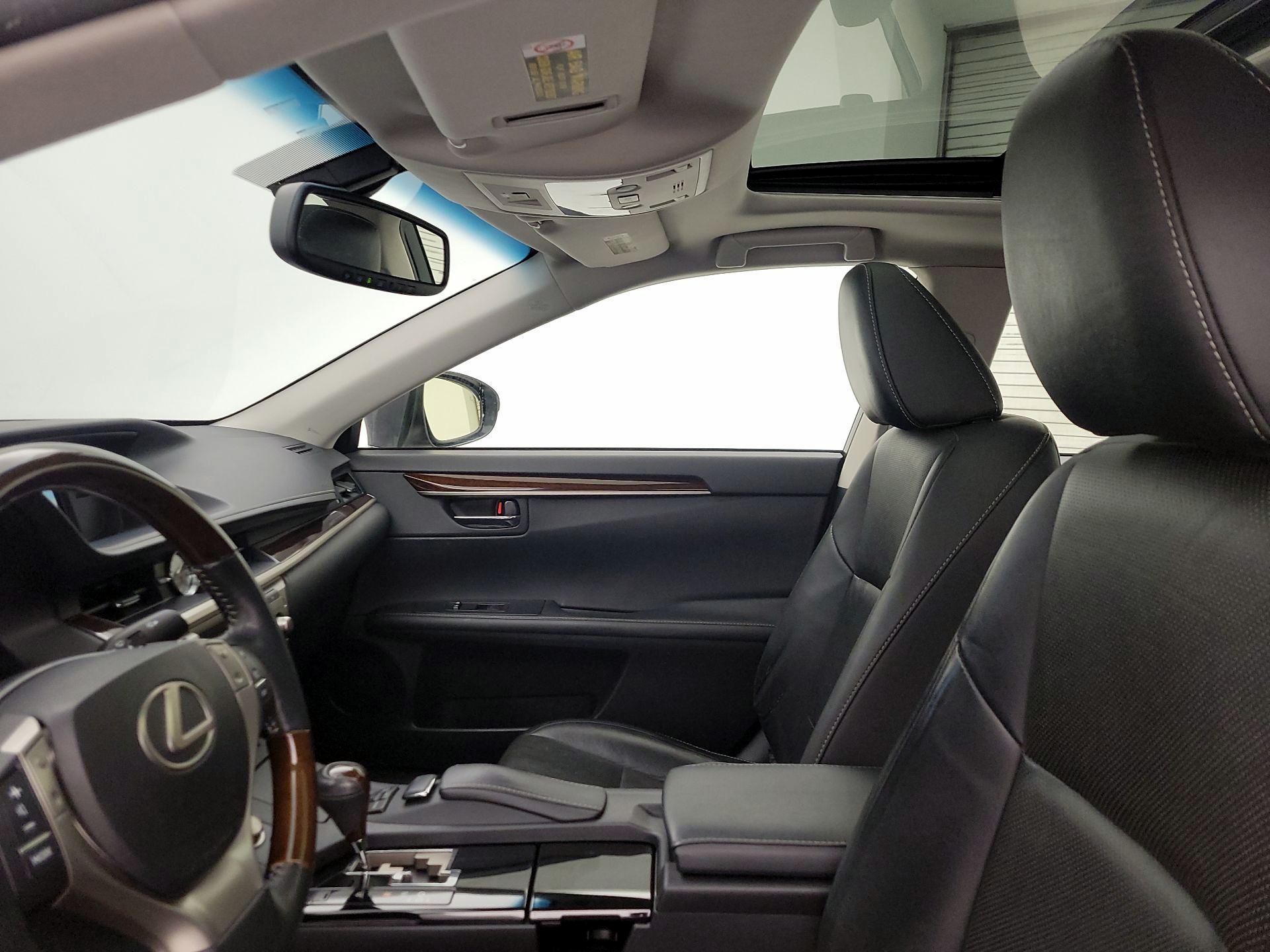 Thumbnail: 2014 Lexus ES - 19