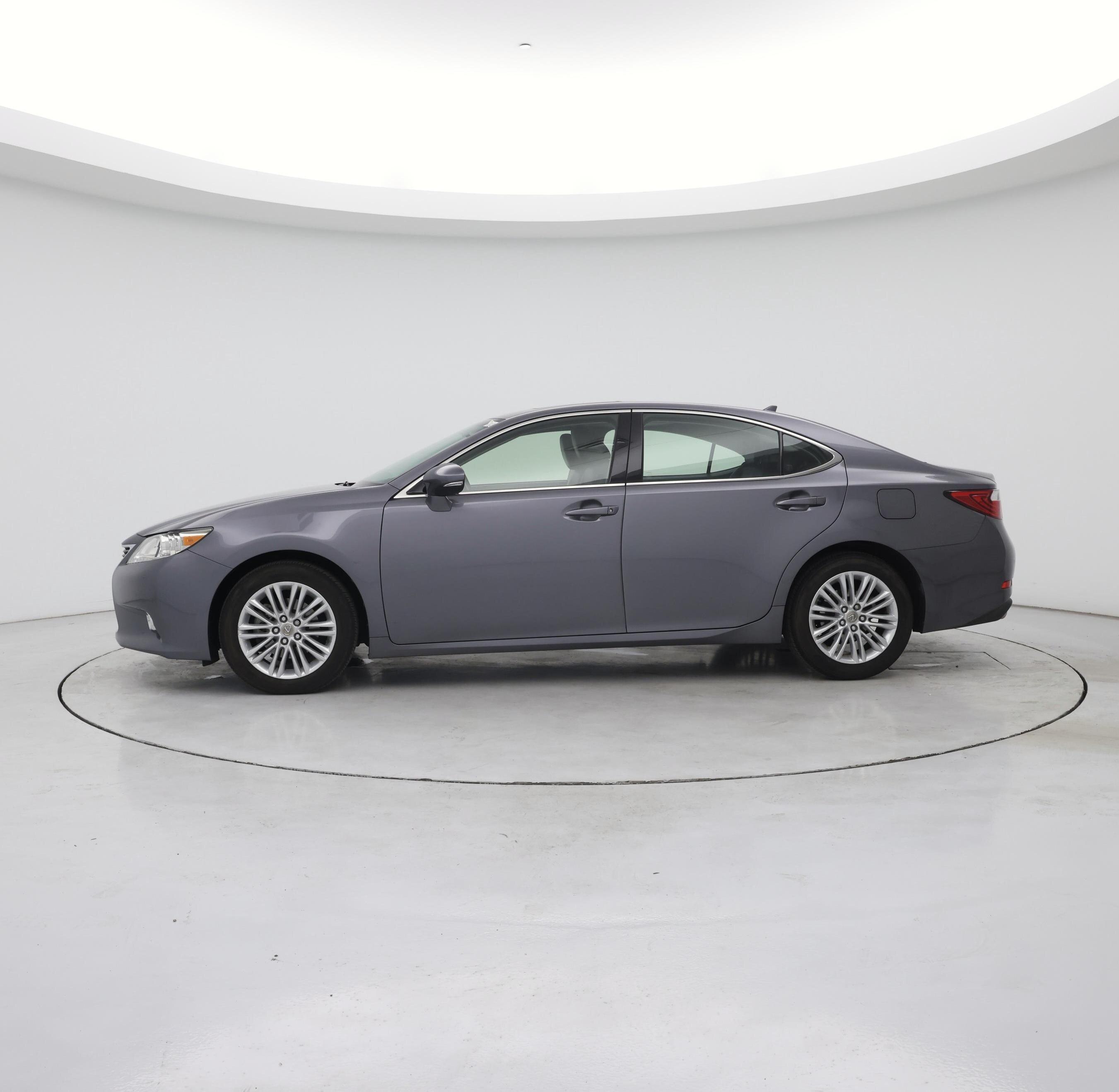 Thumbnail: 2014 Lexus ES - 3