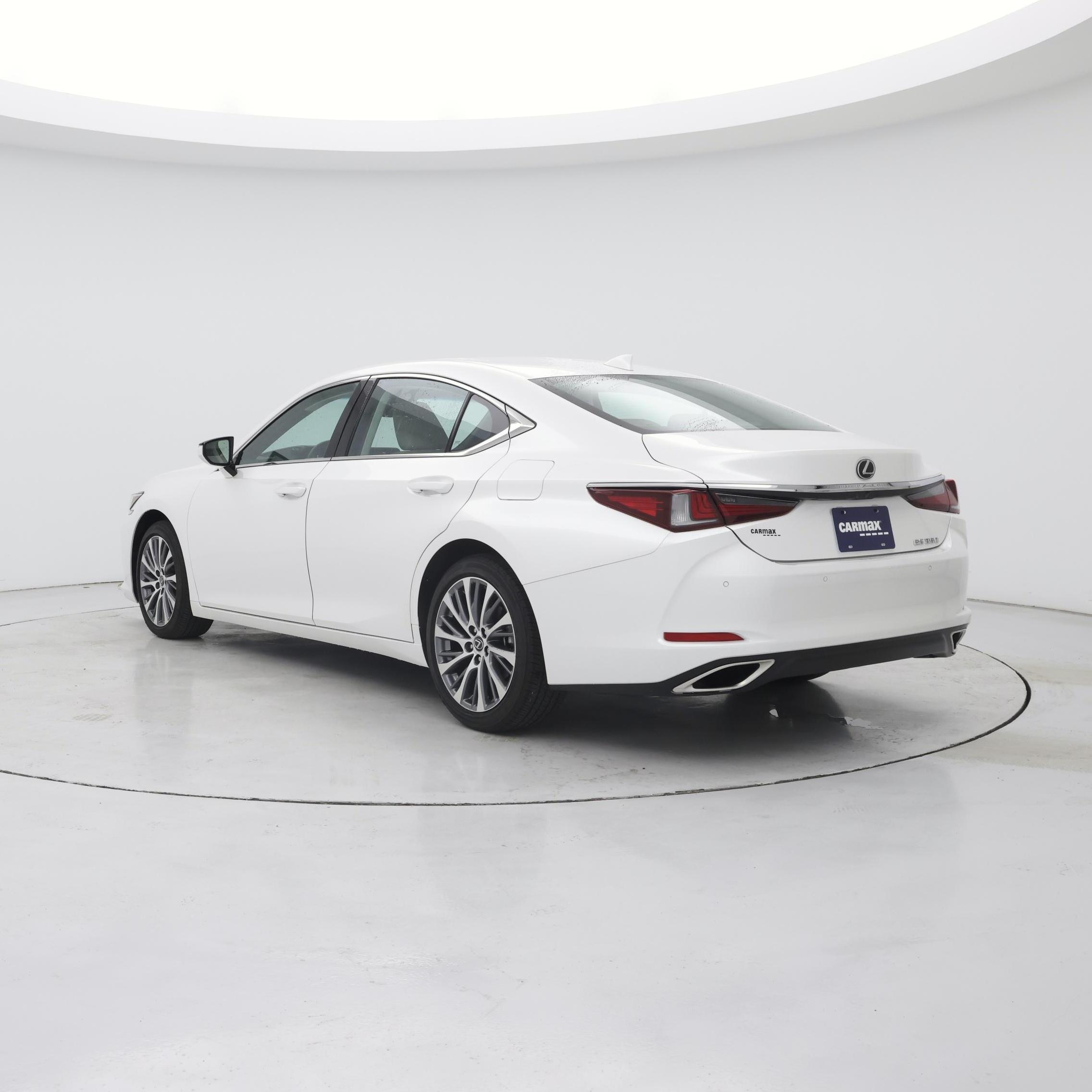Thumbnail: 2019 Lexus ES - 2