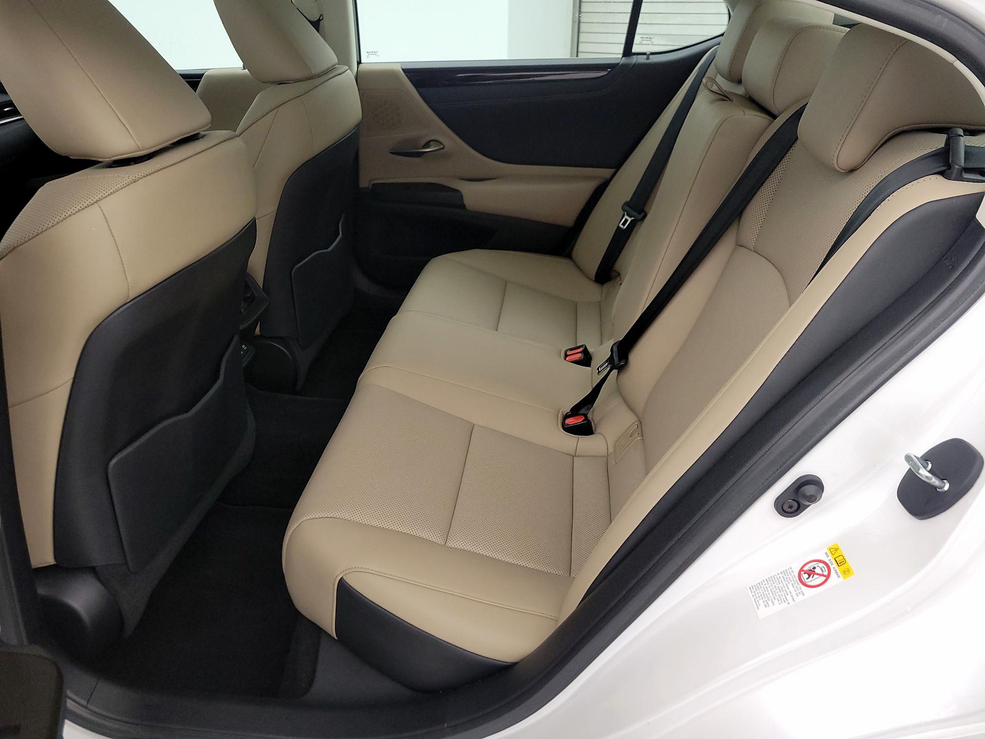 Thumbnail: 2019 Lexus ES - 19