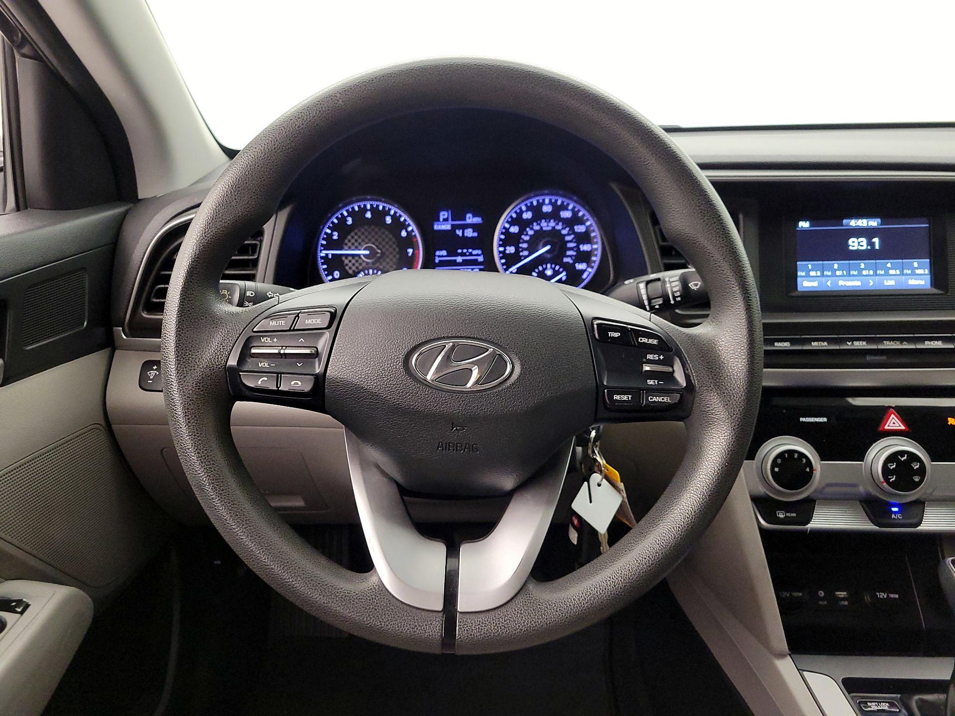 Thumbnail: 2019 Hyundai Elantra - 10