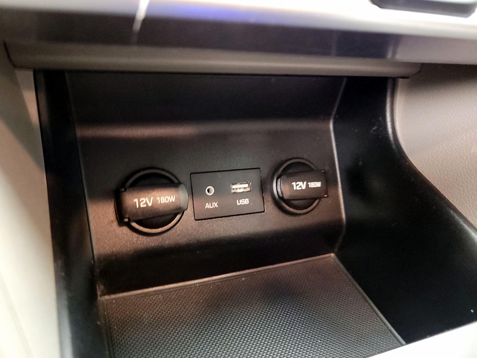 Thumbnail: 2019 Hyundai Elantra - 18