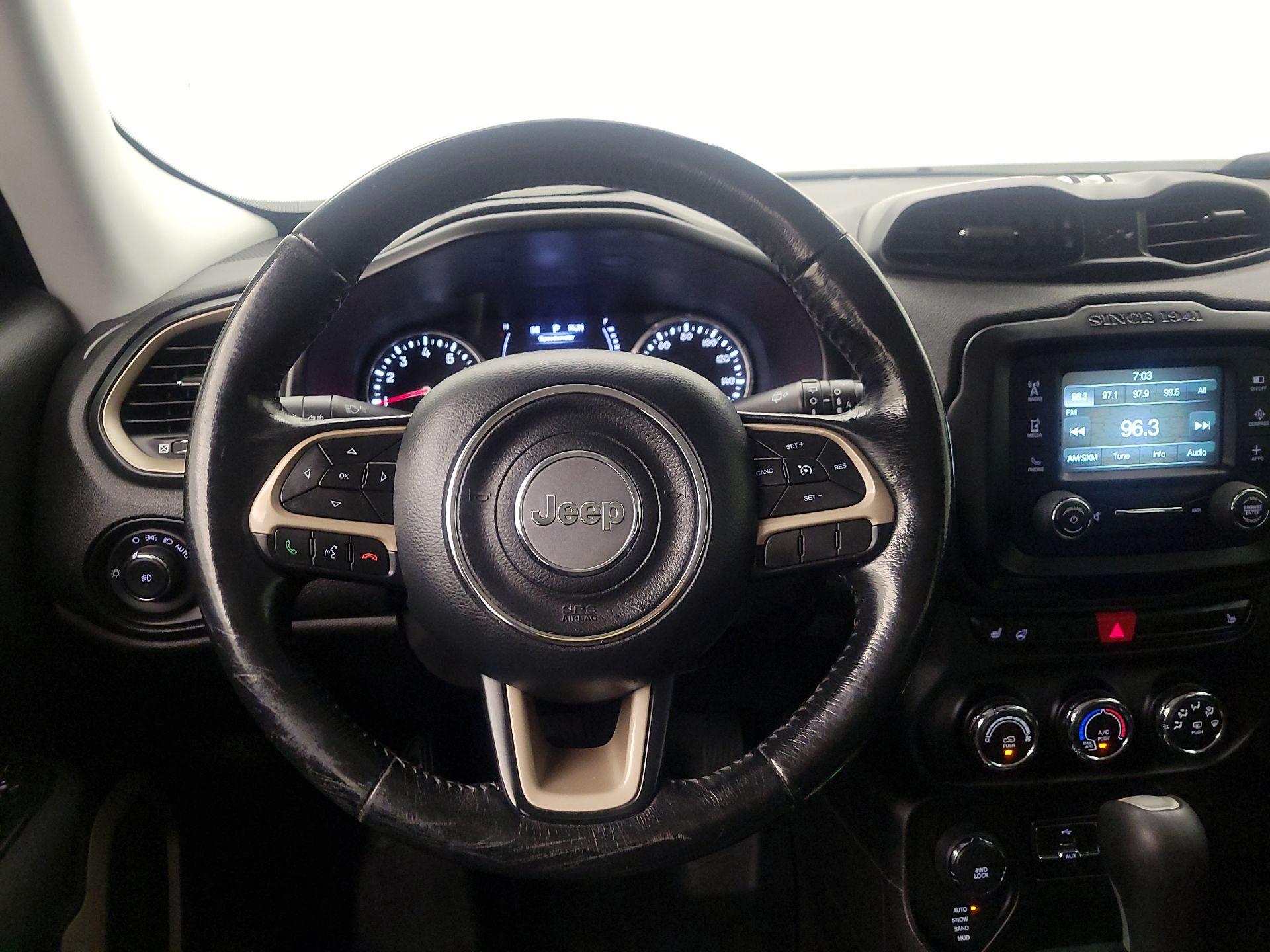 Thumbnail: 2017 Jeep Renegade - 10