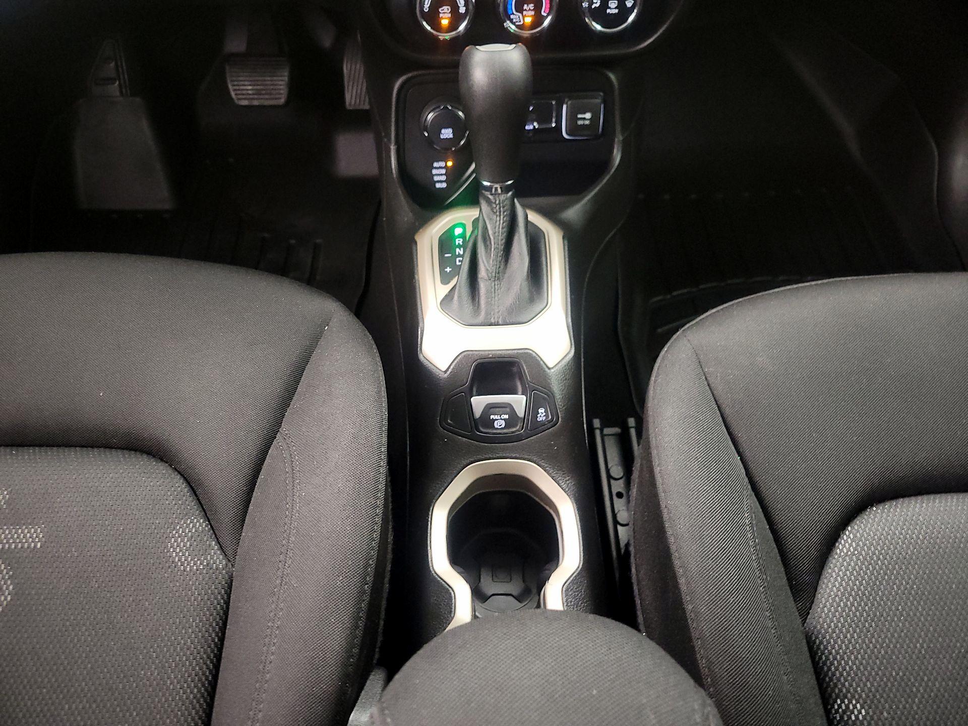 Thumbnail: 2017 Jeep Renegade - 17