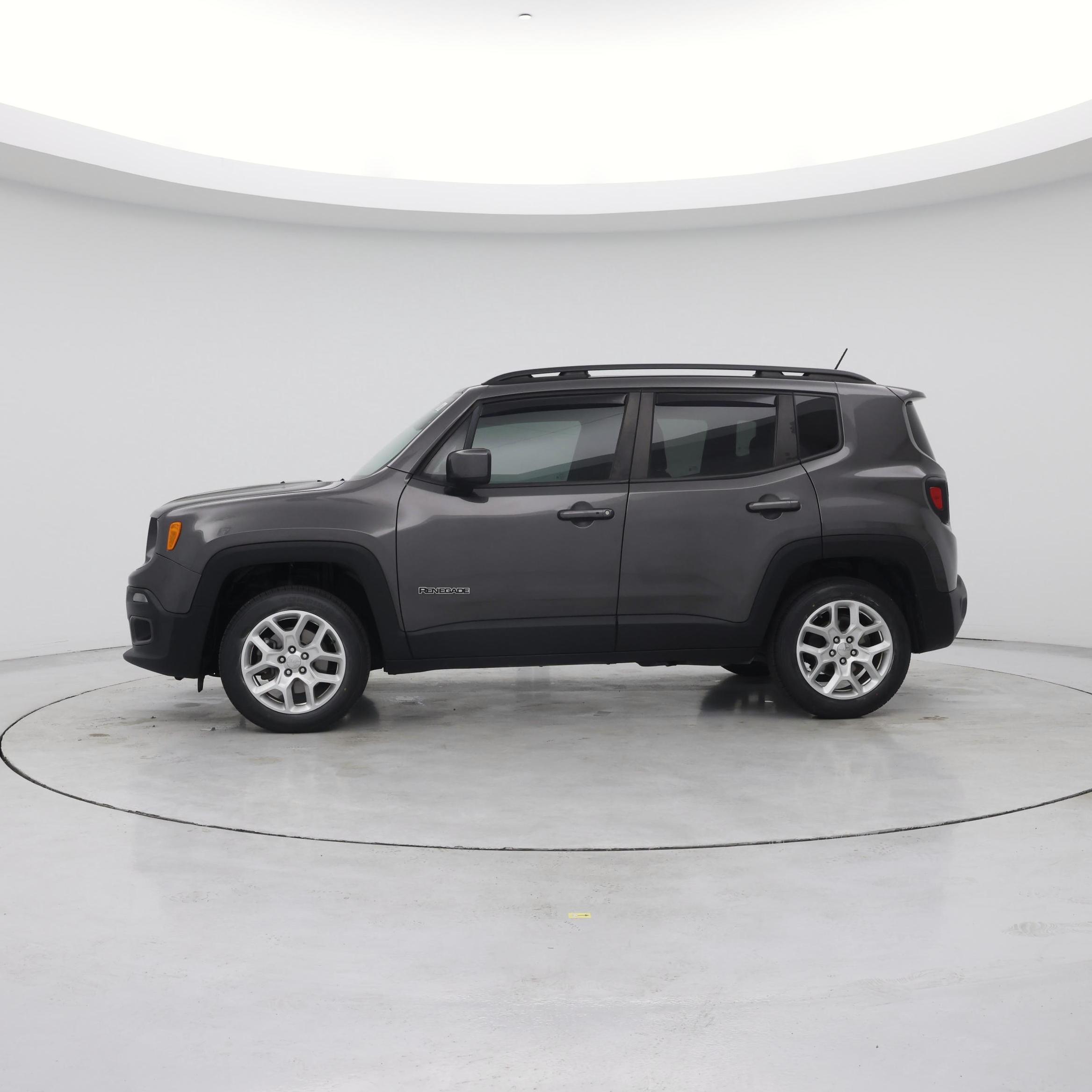 Thumbnail: 2017 Jeep Renegade - 3