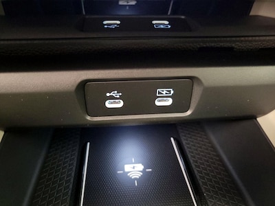 USB/AUX Ports