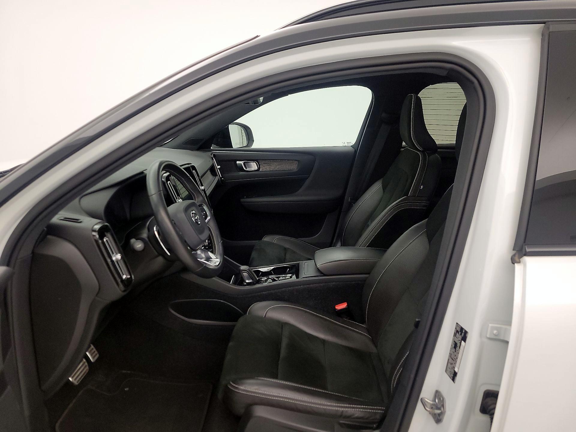 Thumbnail: 2020 Volvo XC40 - 11