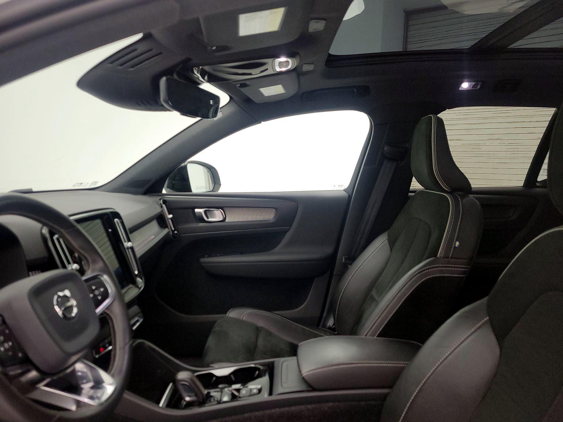 Thumbnail: 2020 Volvo XC40 - 19
