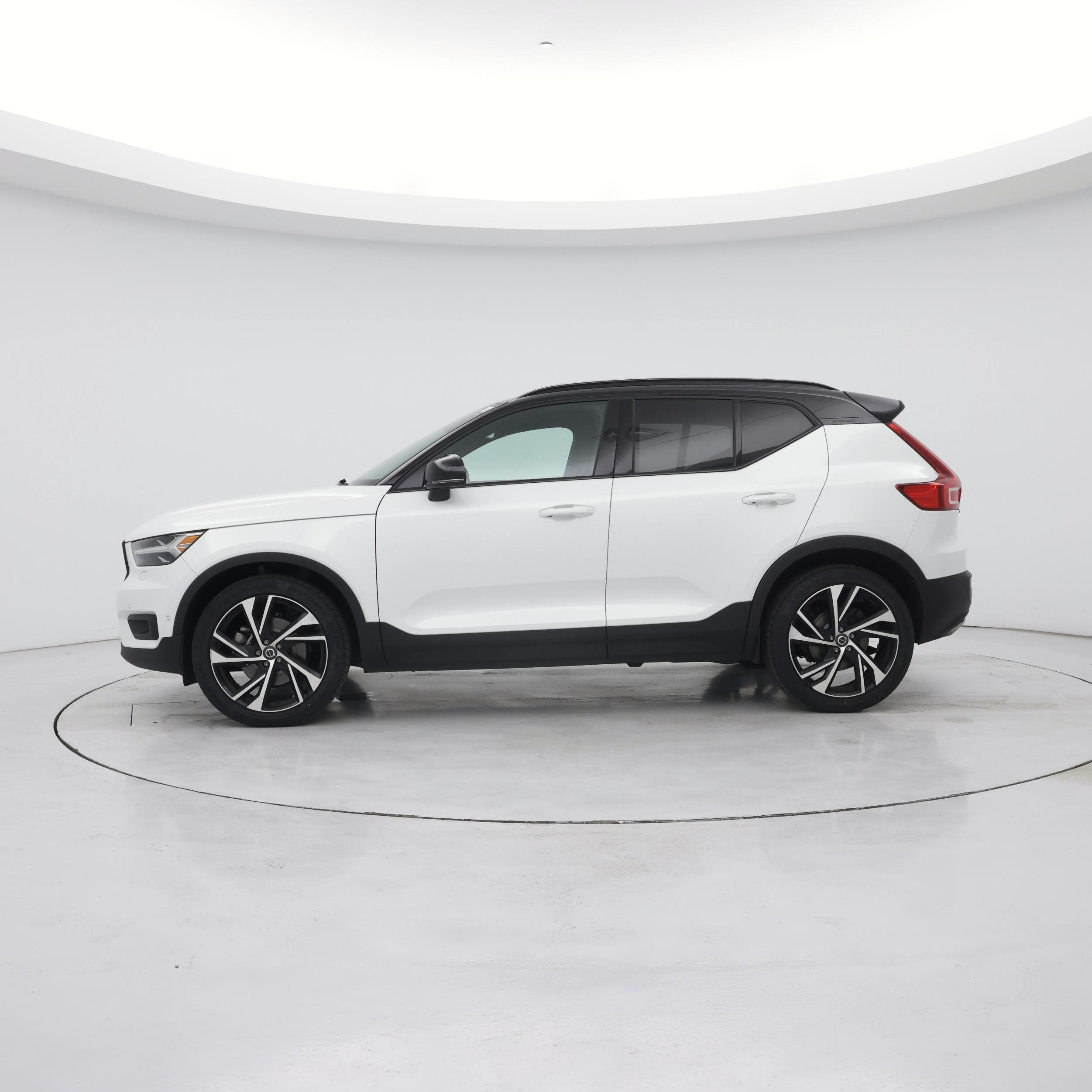 Thumbnail: 2020 Volvo XC40 - 3