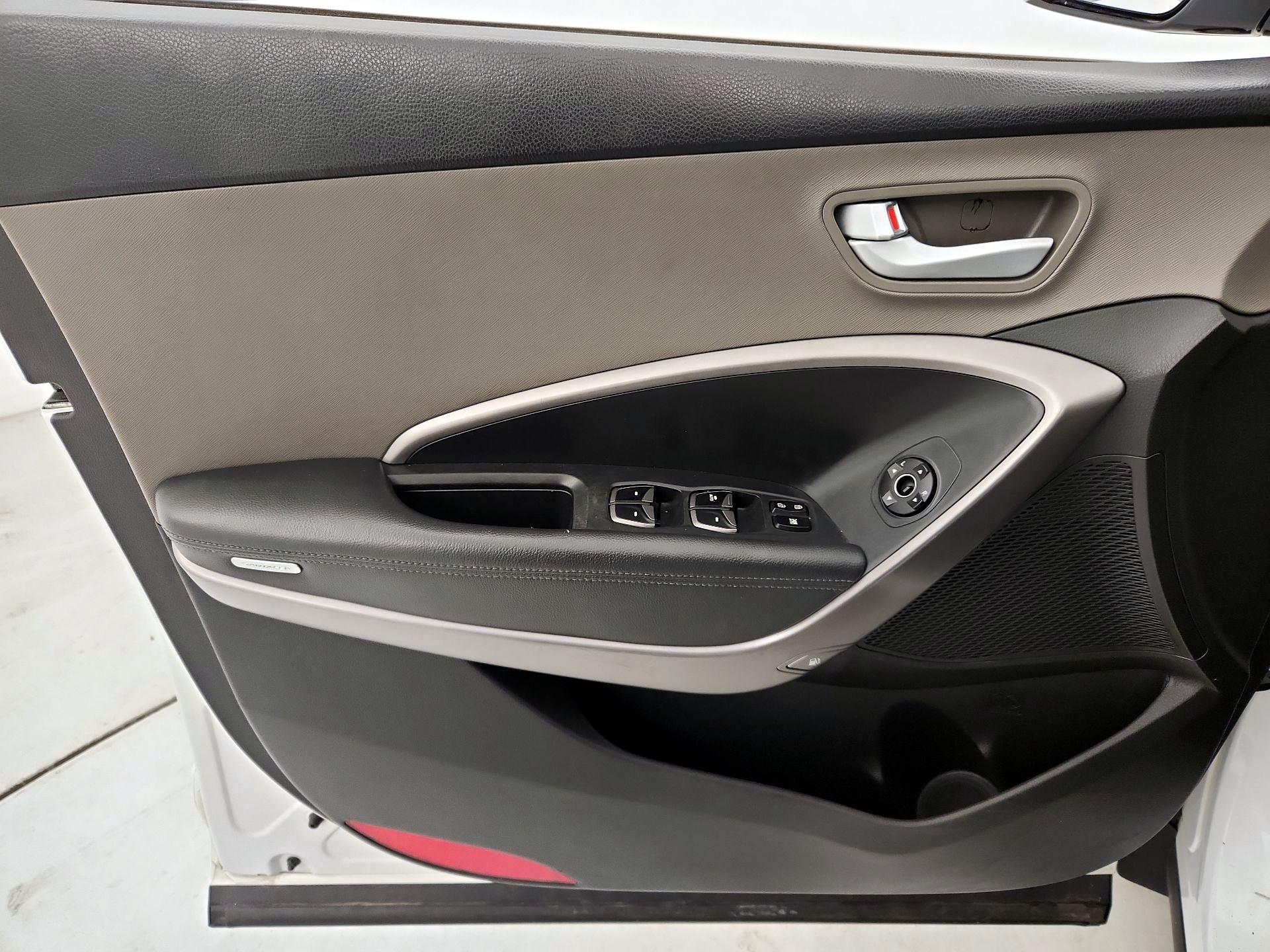Thumbnail: 2015 Hyundai Santa Fe - 12