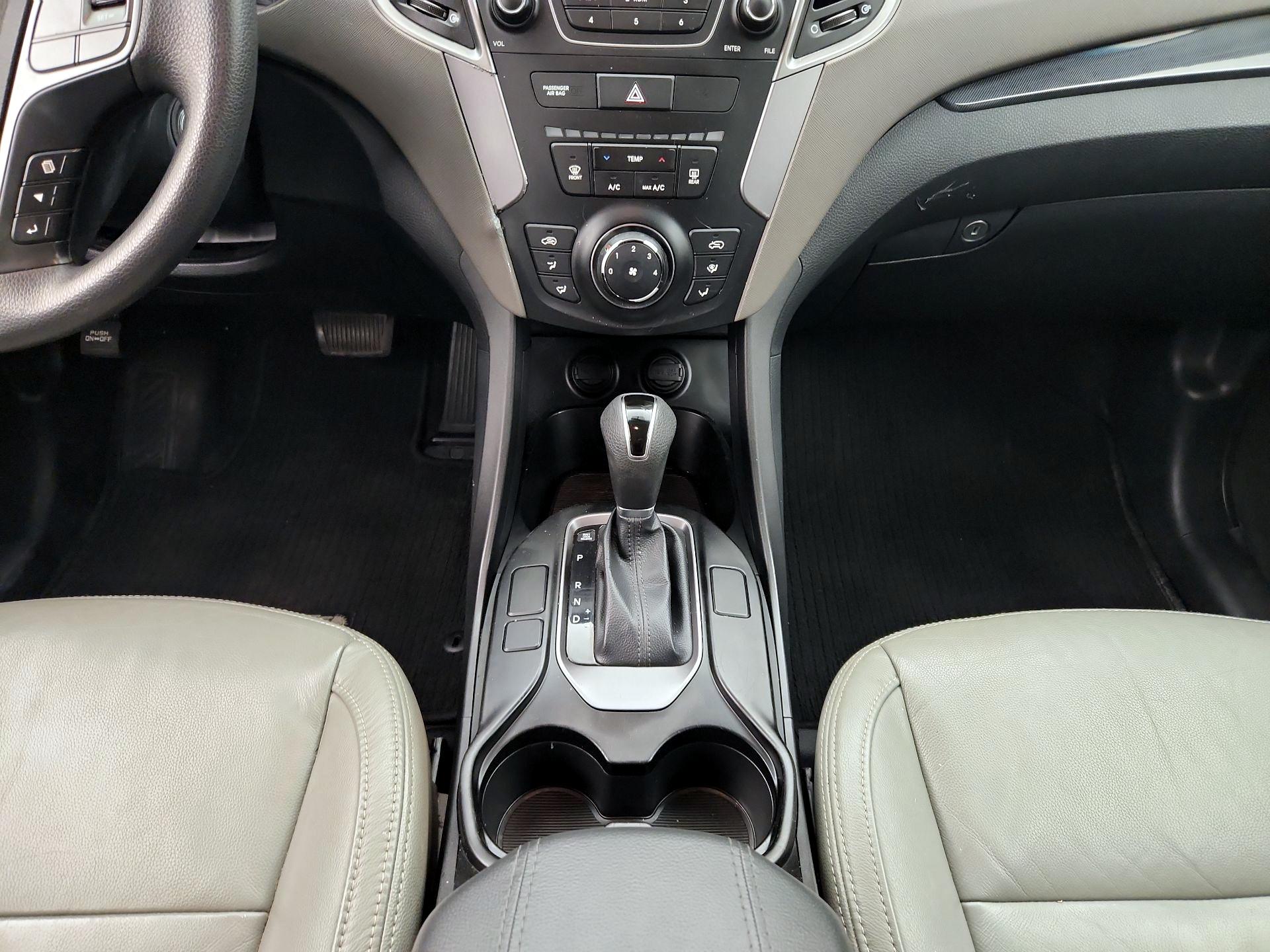 Thumbnail: 2015 Hyundai Santa Fe - 16
