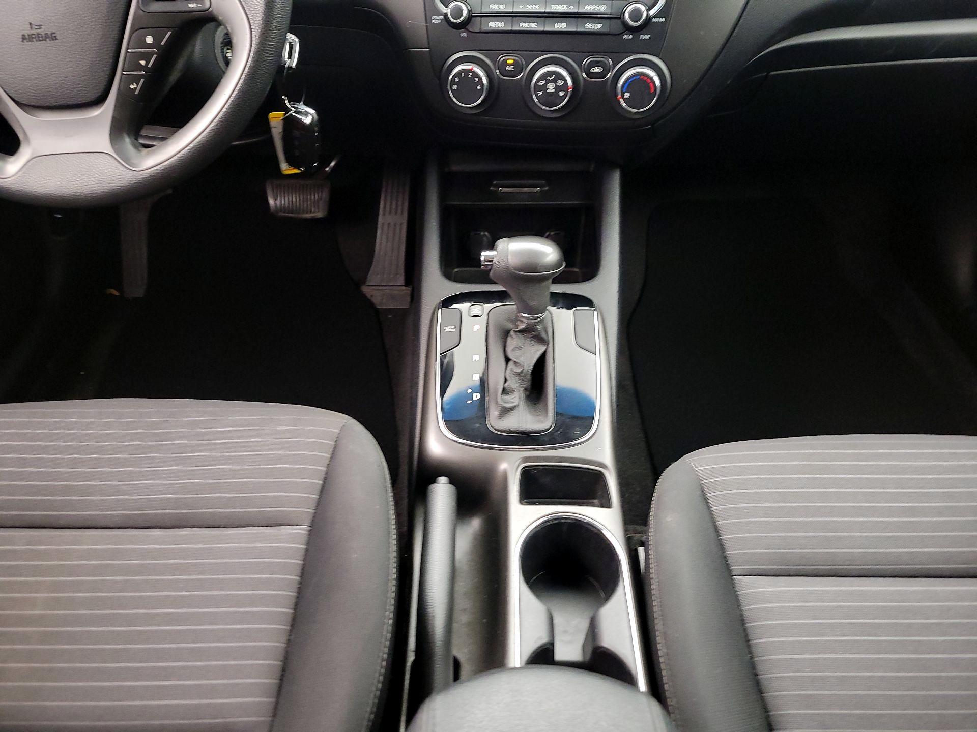 Thumbnail: 2018 Kia Forte - 17