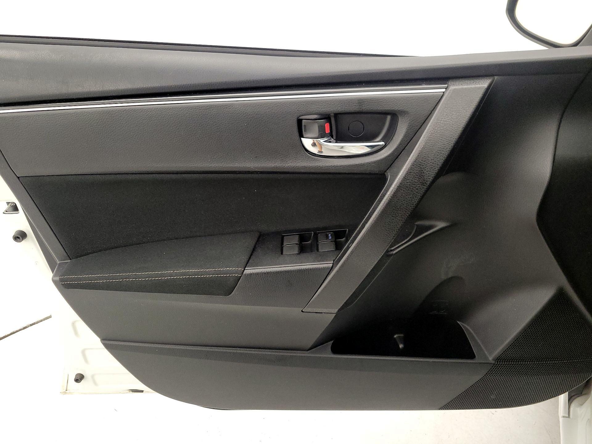 Thumbnail: 2019 Toyota Corolla - 12