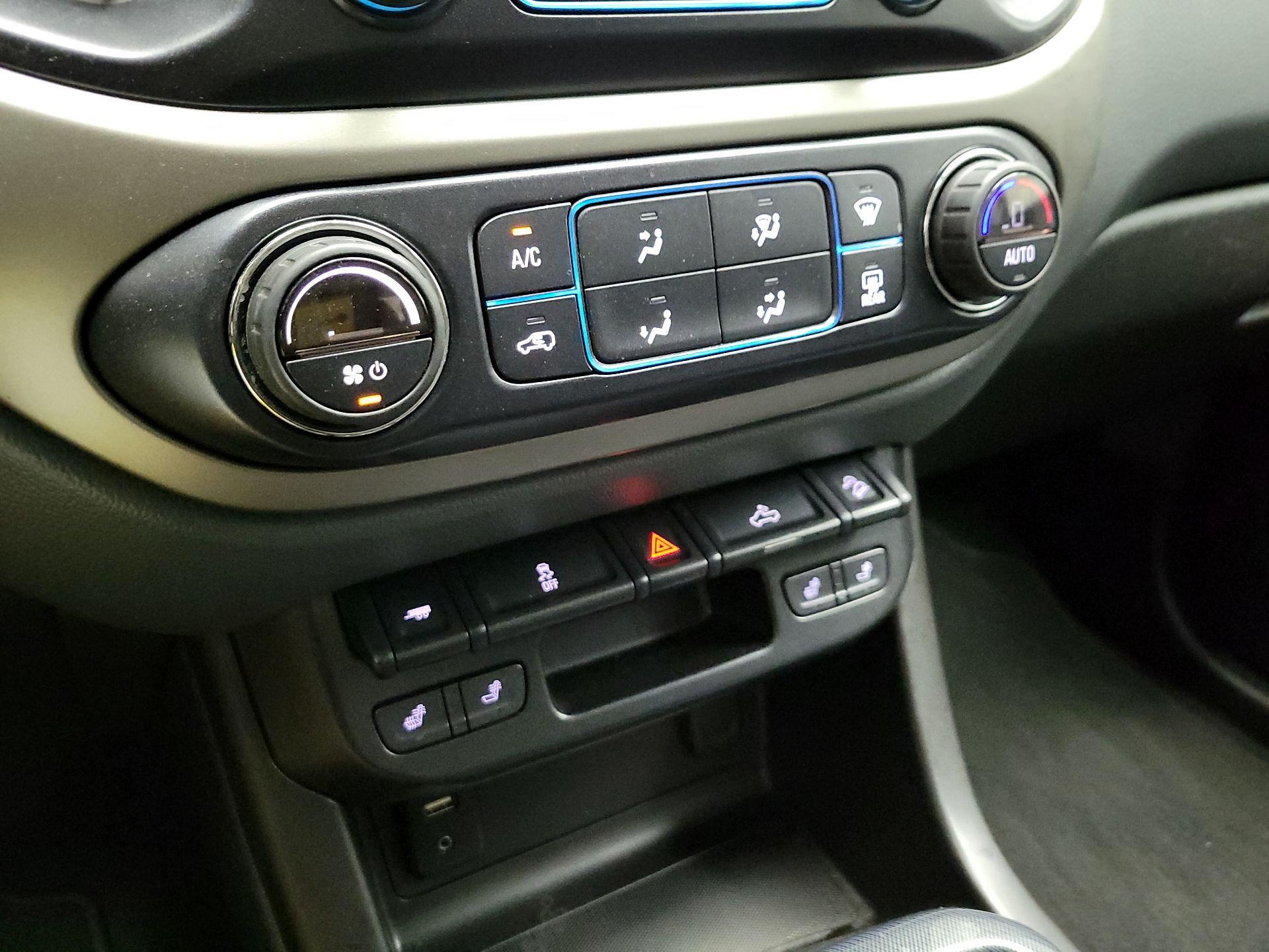 Thumbnail: 2016 Chevrolet Colorado - 16