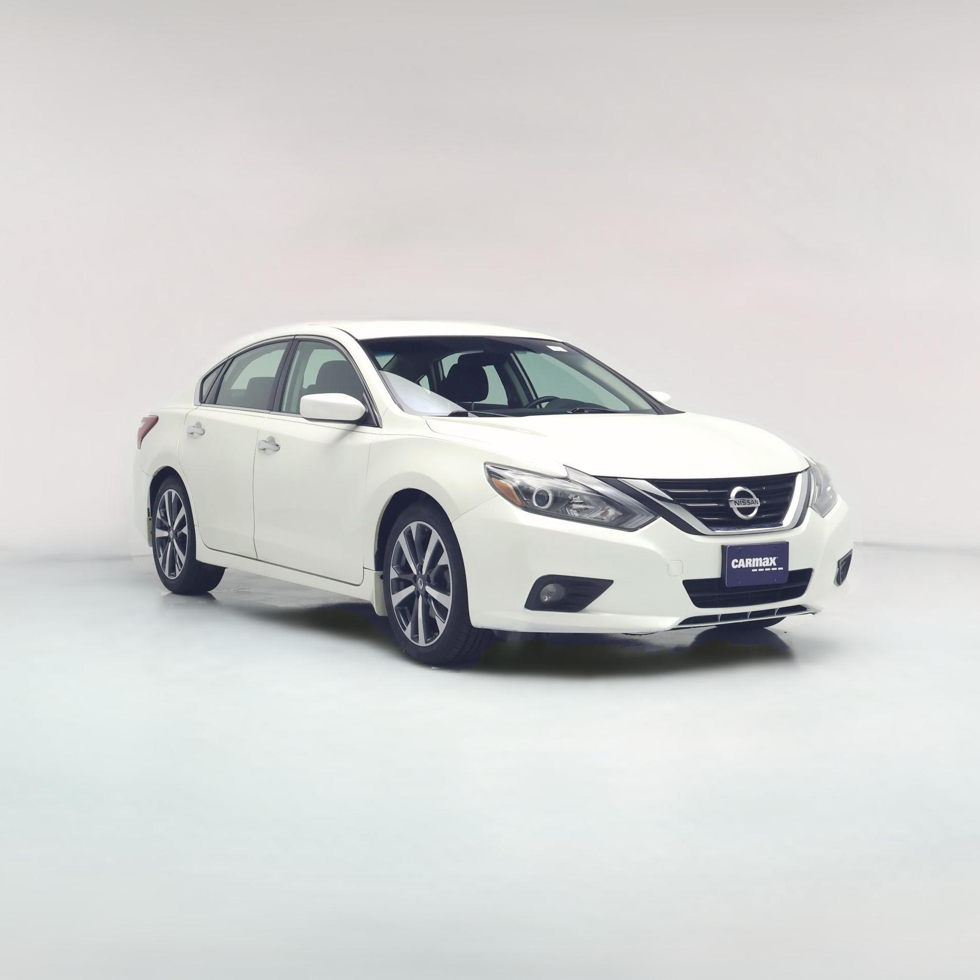 Thumbnail: 2017 Nissan Altima - 1