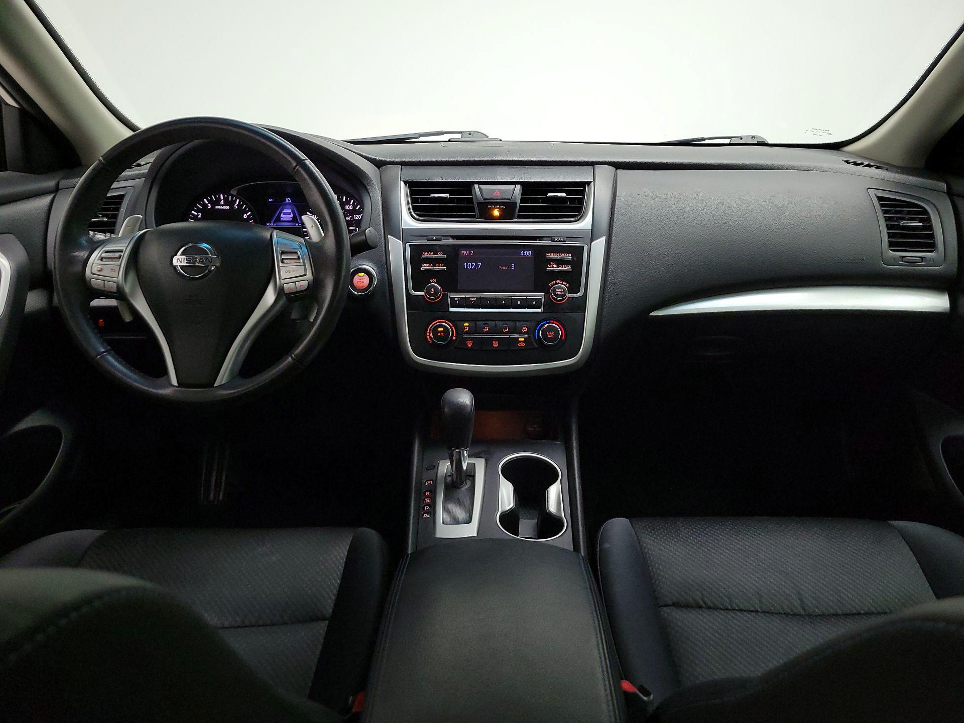 Thumbnail: 2017 Nissan Altima - 9