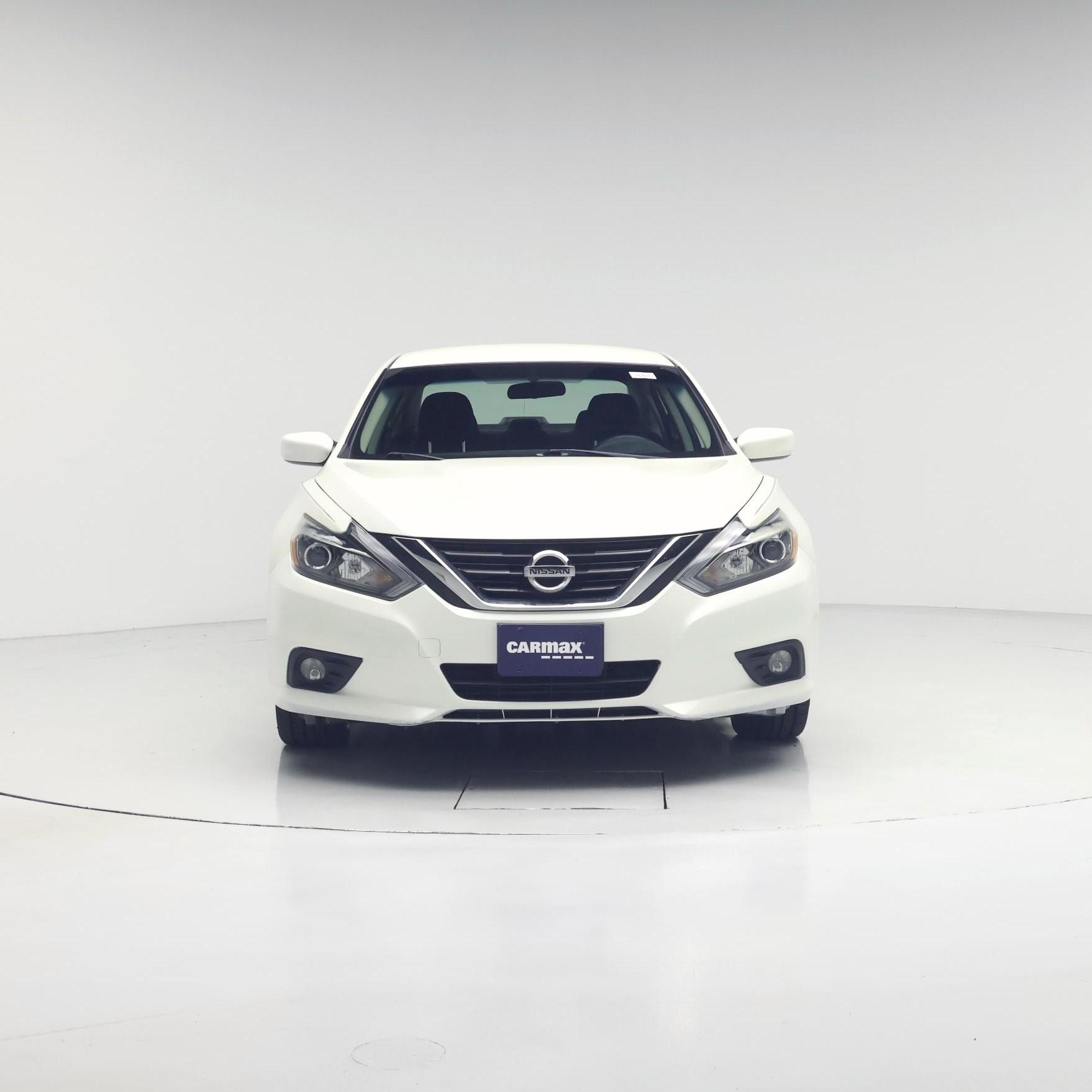Thumbnail: 2017 Nissan Altima - 5