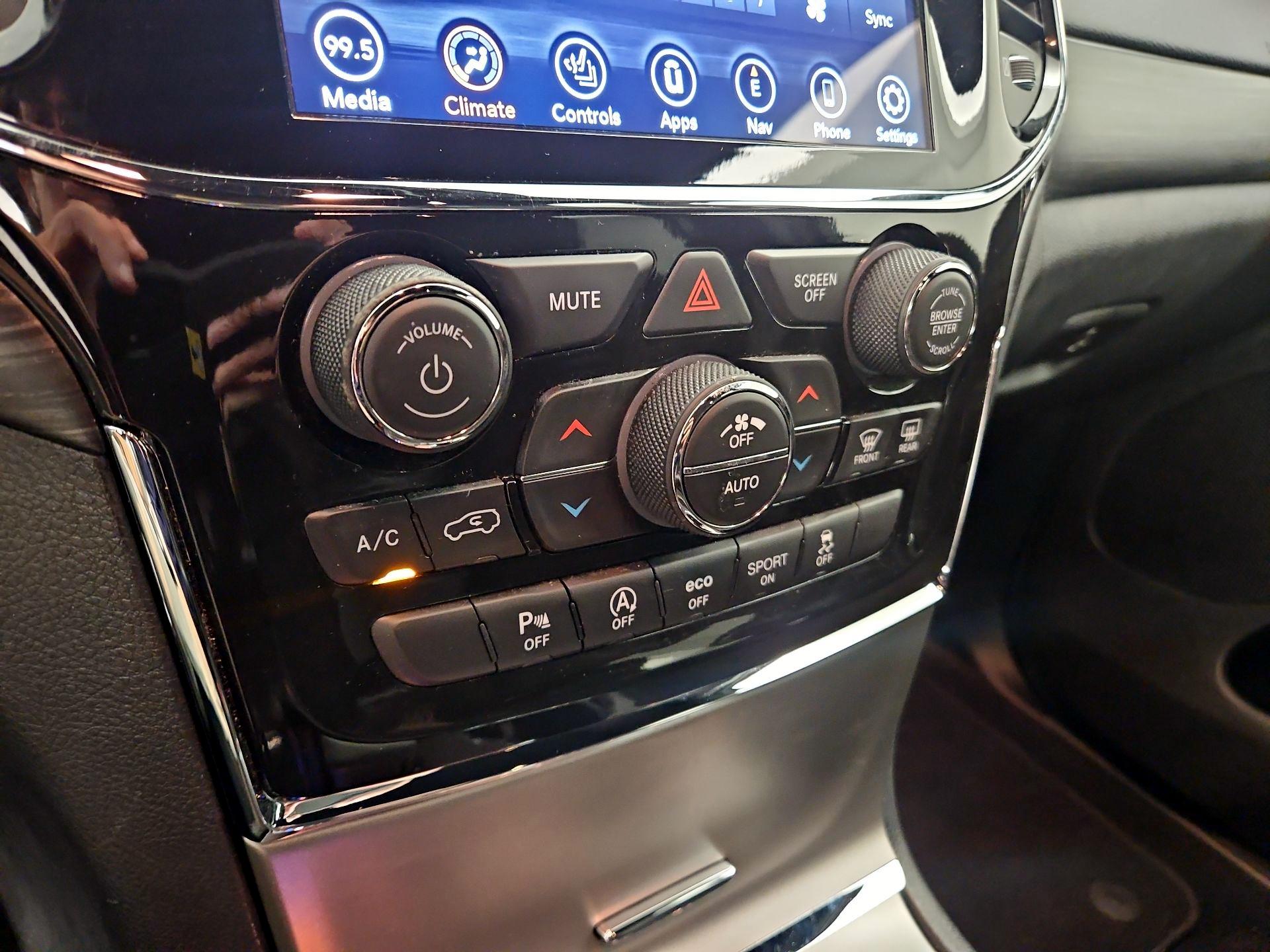 Thumbnail: 2021 Jeep Grand Cherokee - 15
