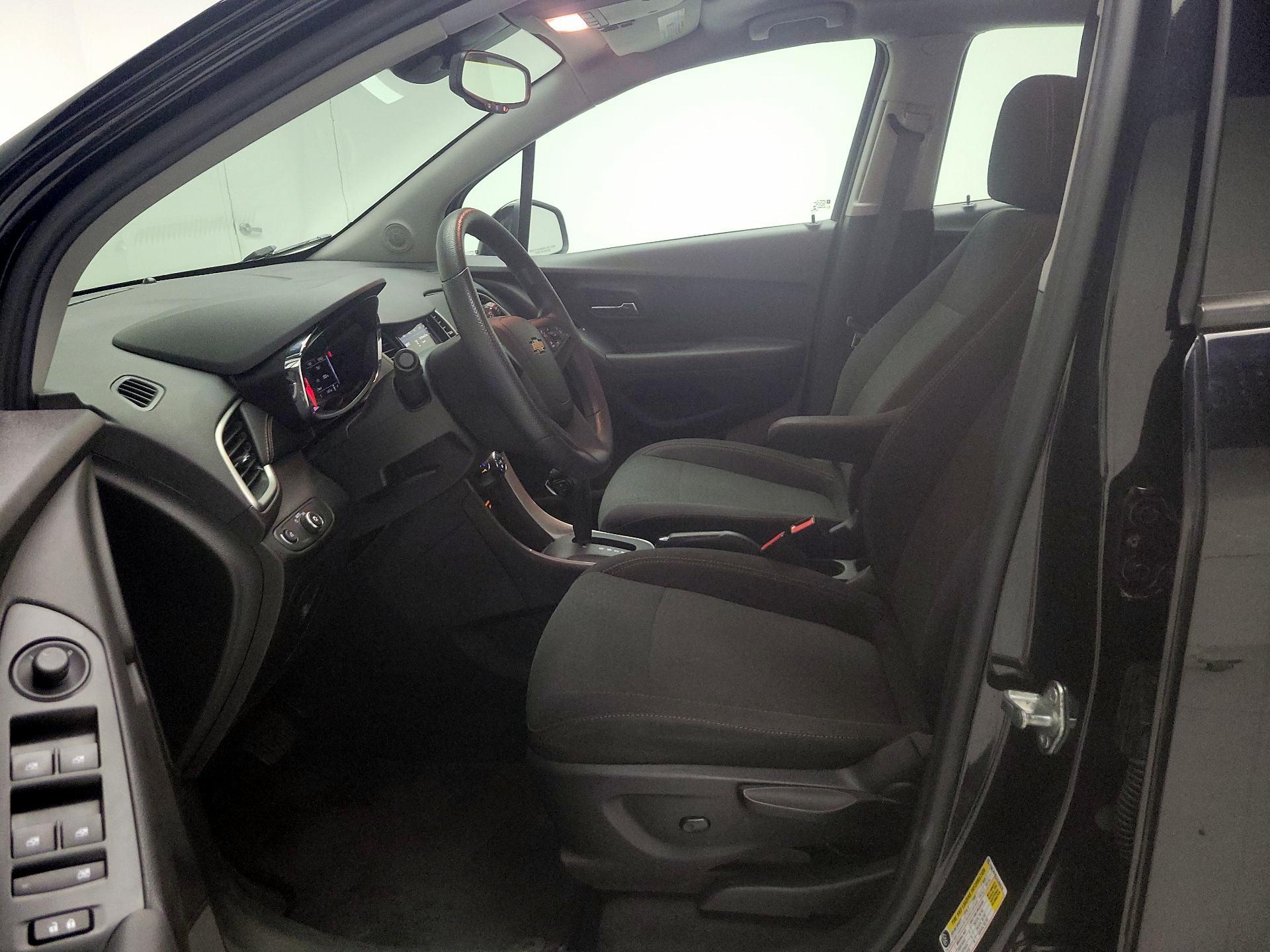Thumbnail: 2018 Chevrolet Trax - 11