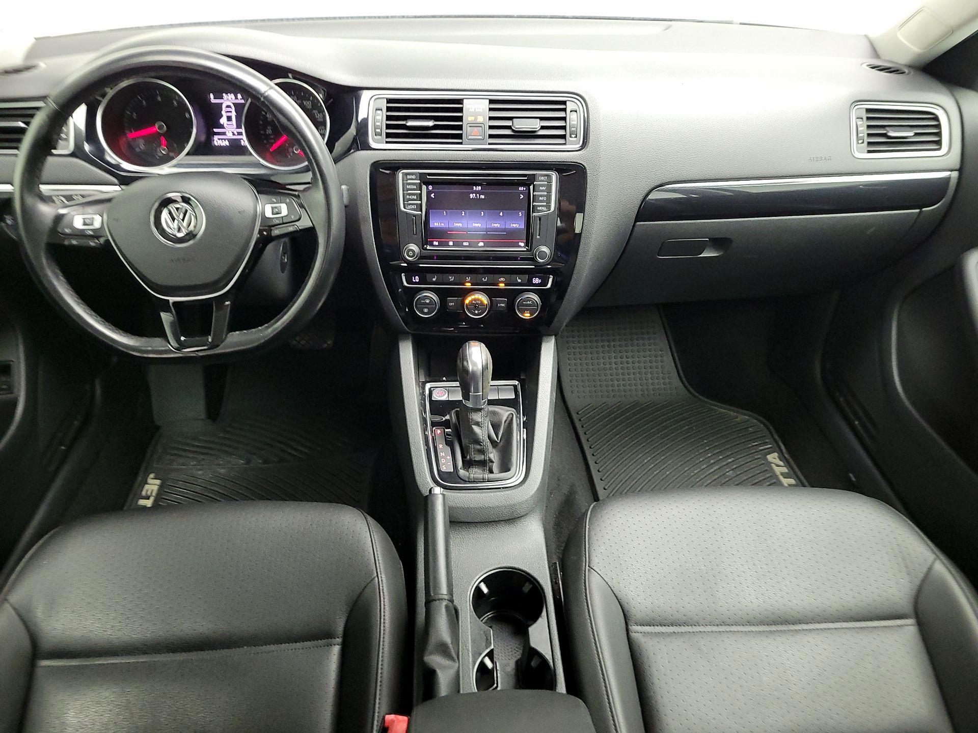 Thumbnail: 2017 Volkswagen Jetta - 9