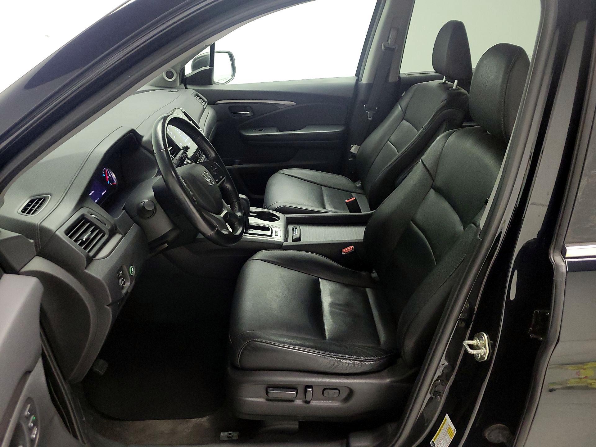 Thumbnail: 2019 Honda Pilot - 11