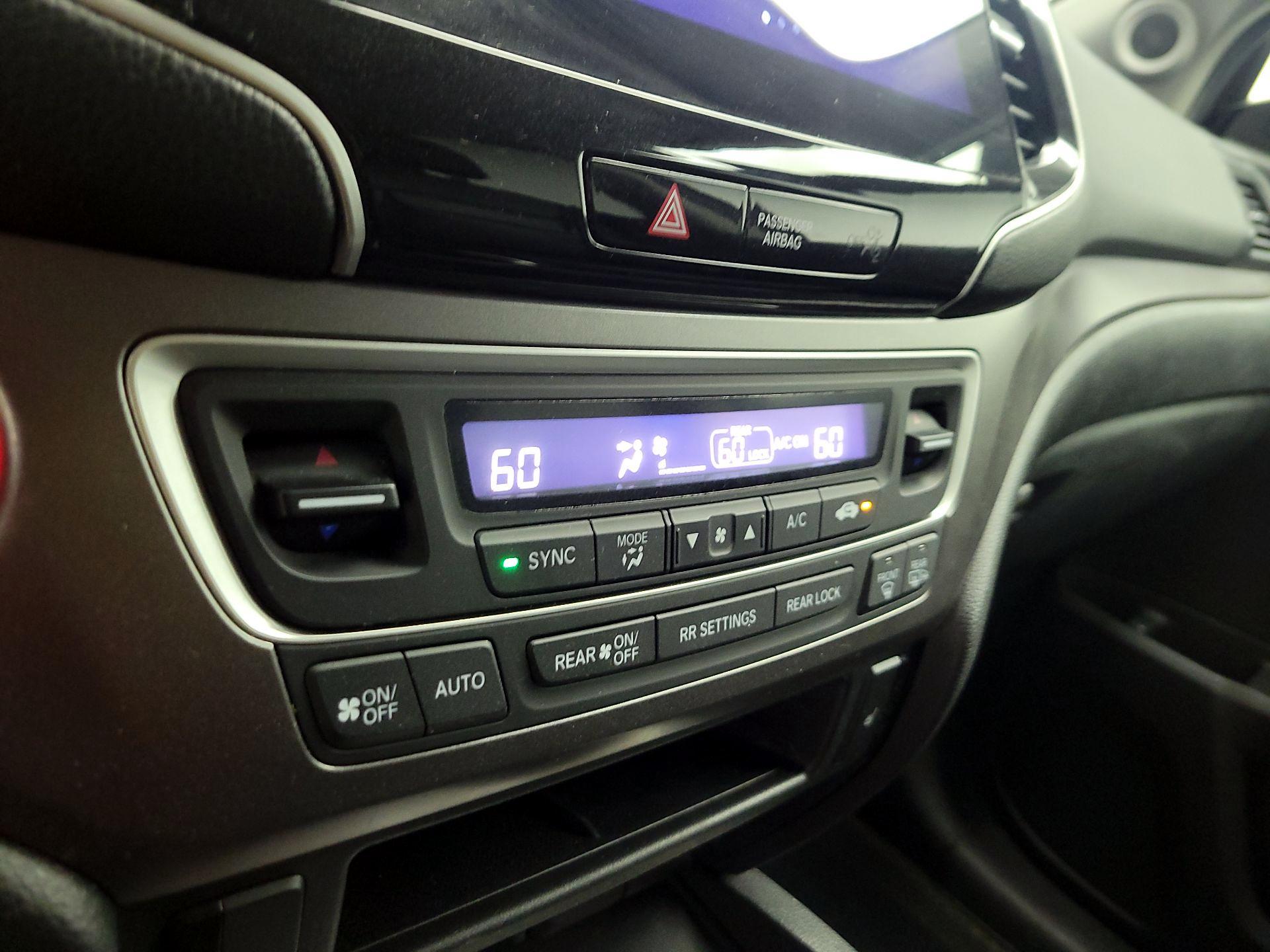 Thumbnail: 2019 Honda Pilot - 16