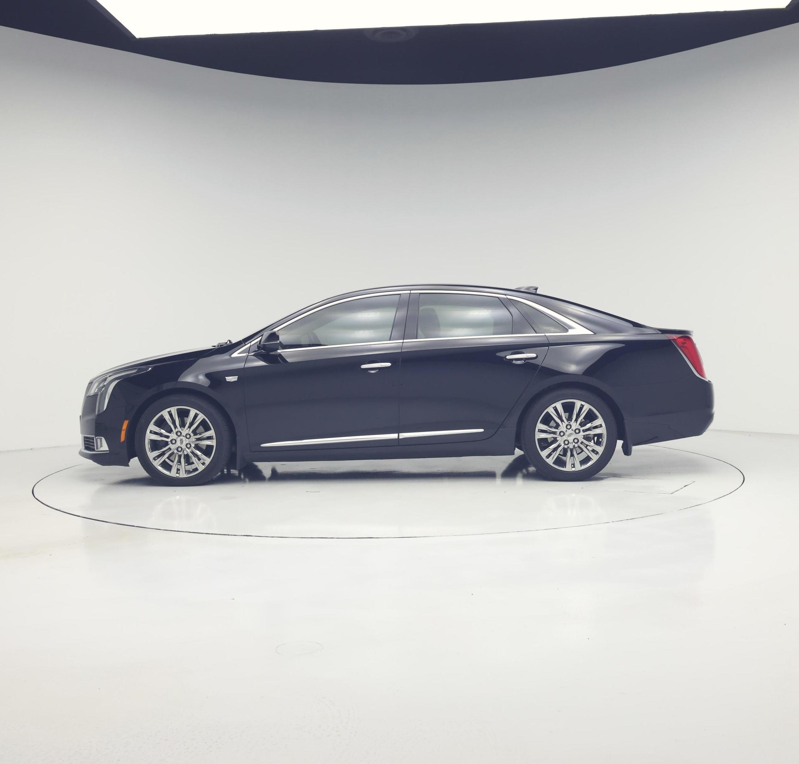 Thumbnail: 2018 Cadillac XTS - 3