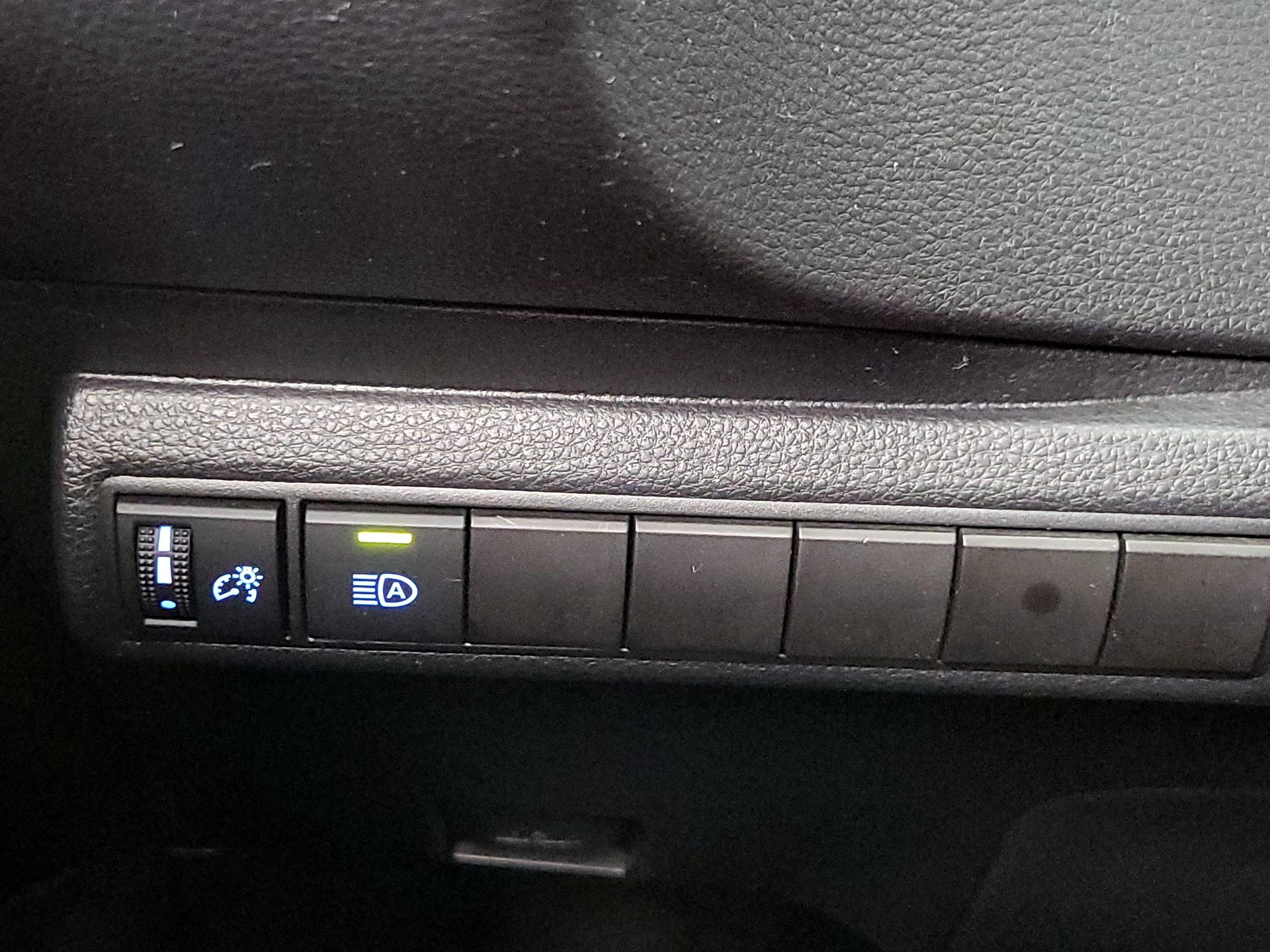 Thumbnail: 2020 Toyota Corolla - 13