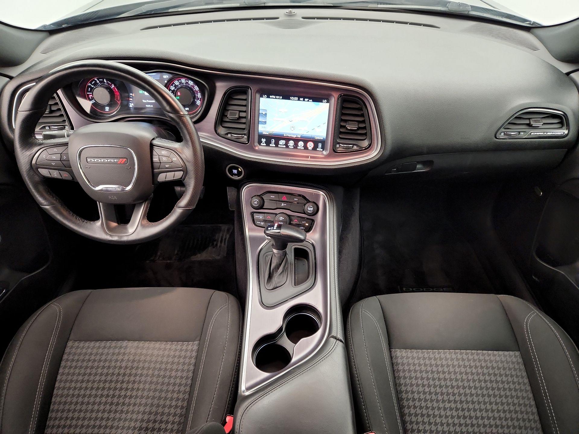 Thumbnail: 2016 Dodge Challenger - 9